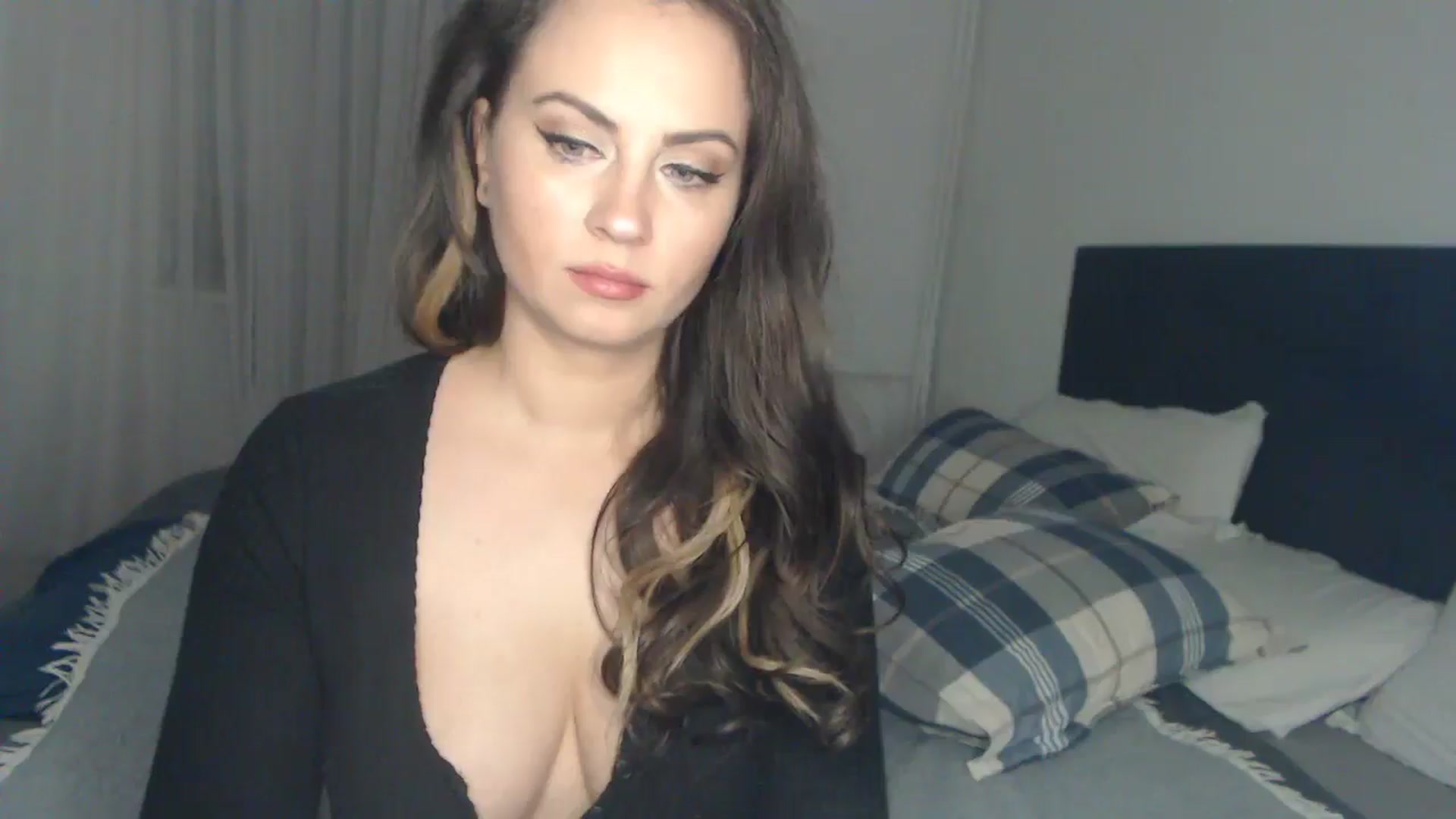 Gallery image thumbnail from ASweetJessie's myfreecams stream on, 05/28/2024, 17:54 image 6 of 20