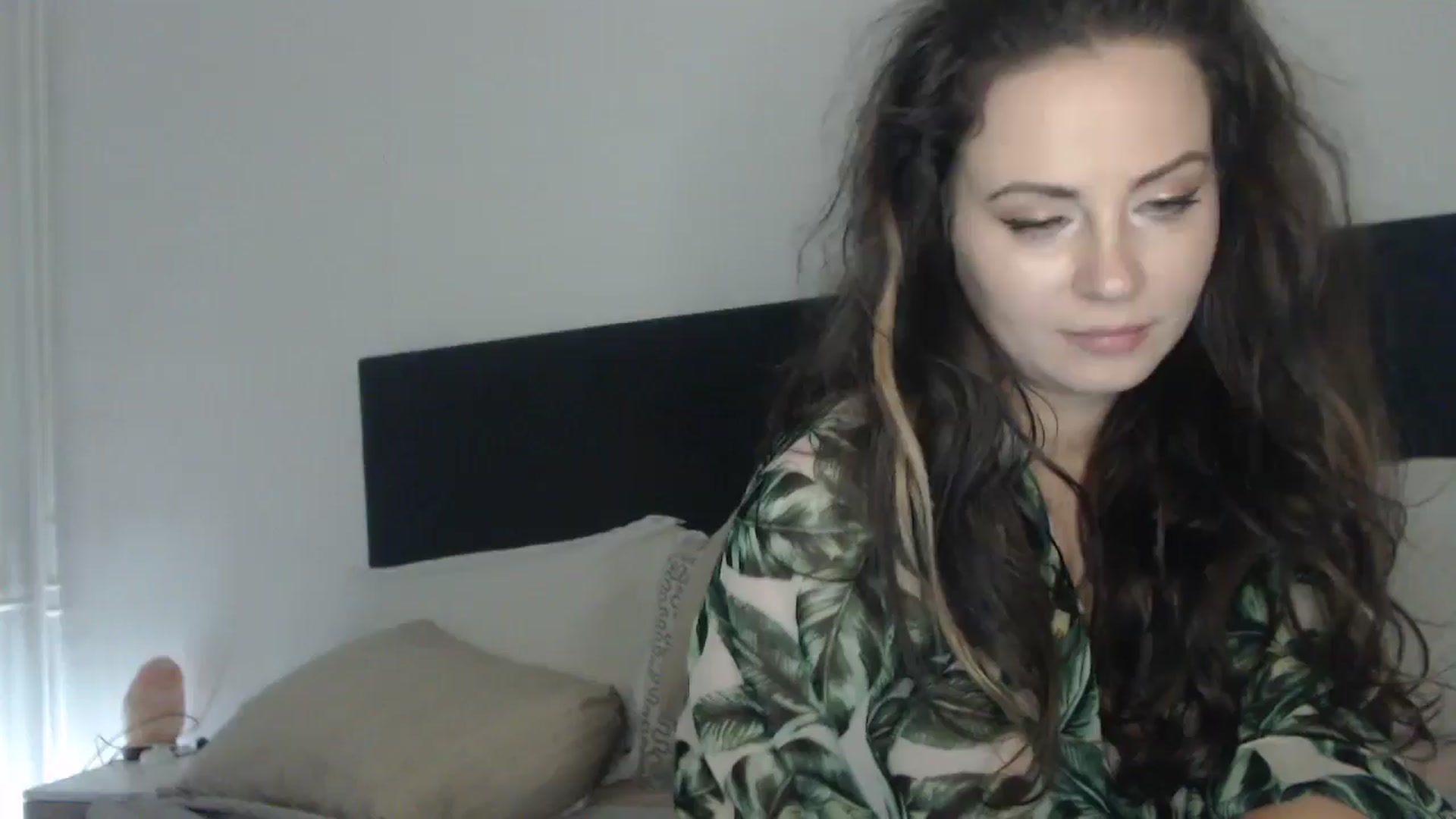 Gallery image thumbnail from ASweetJessie's myfreecams stream on, 06/18/2024, 19:27 image 18 of 20