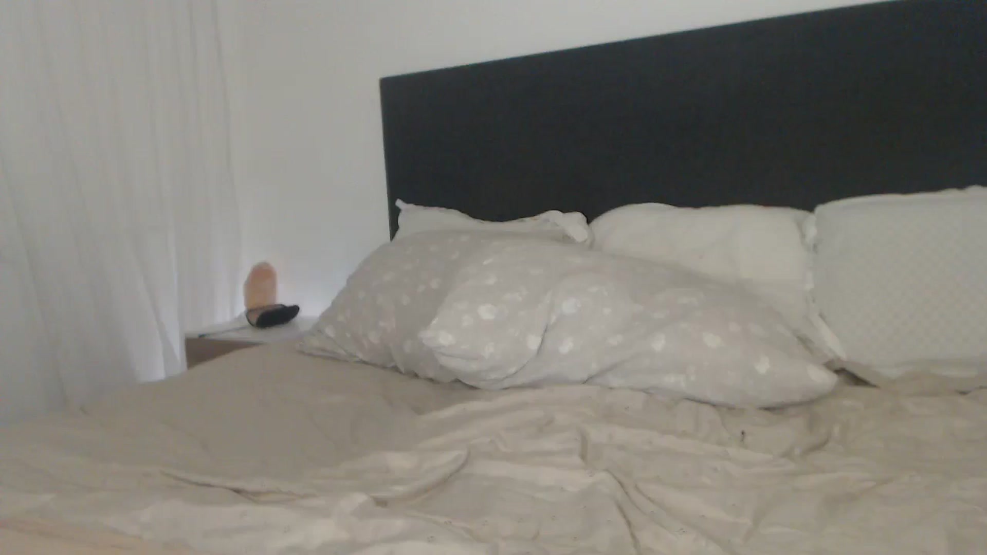 Gallery image thumbnail from ASweetJessie's myfreecams stream on, 08/17/2024, 14:04 image 11 of 20