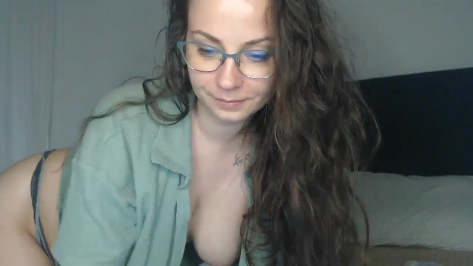Gallery image thumbnail from ASweetJessie's myfreecams stream on, 08/26/2024, 18:11 image 16 of 20