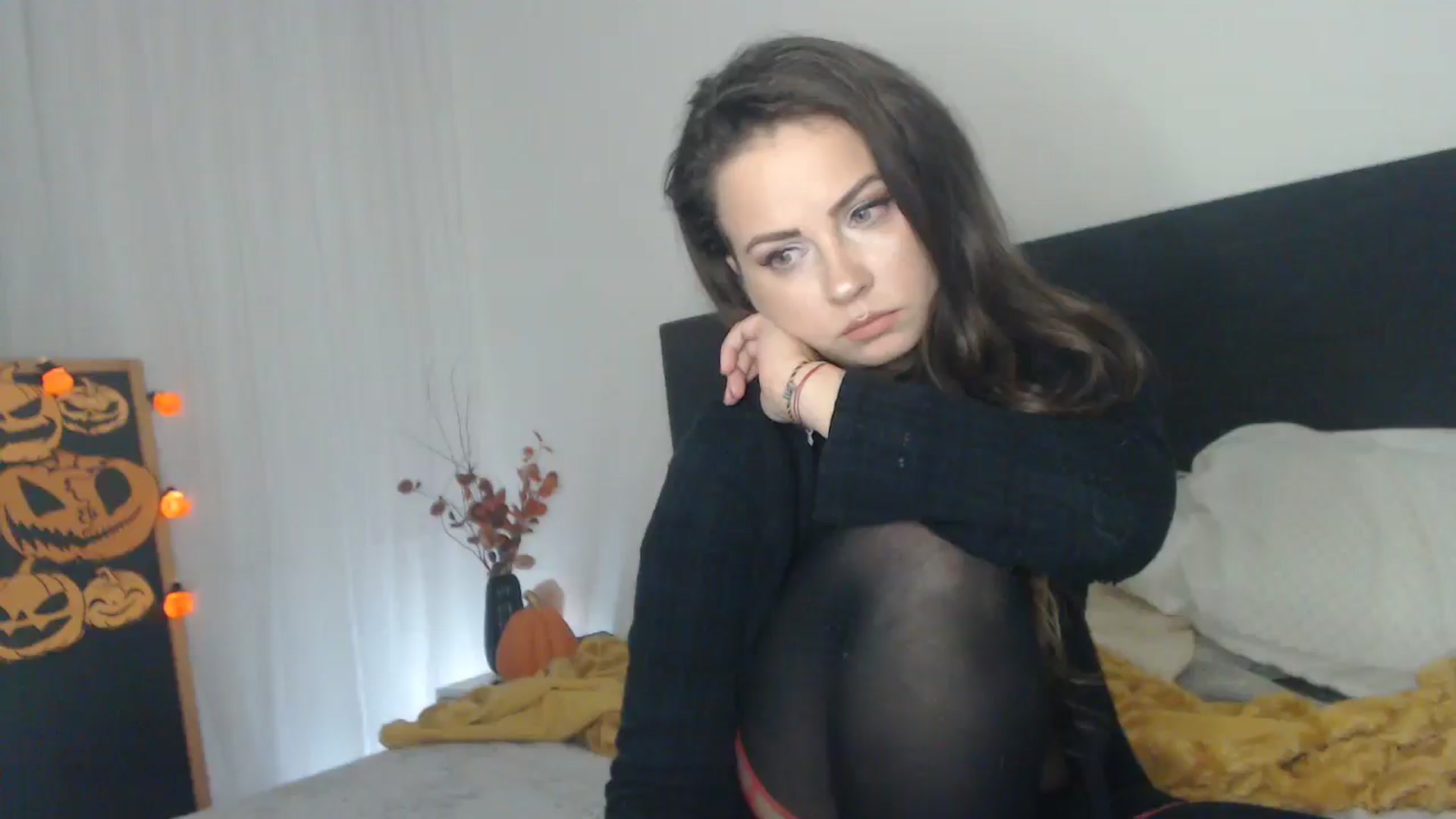 Gallery image thumbnail from ASweetJessie's myfreecams stream on, 10/15/2024, 14:03 image 9 of 20