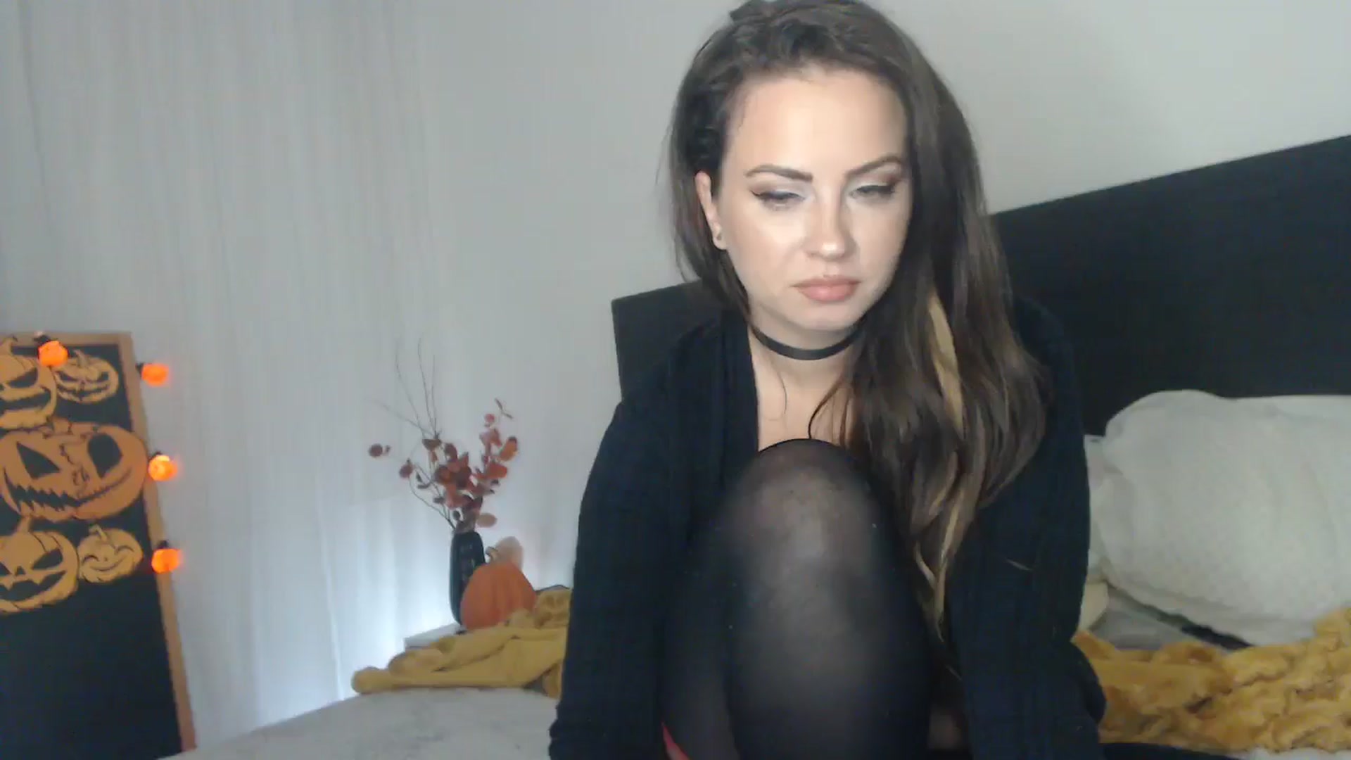Gallery image thumbnail from ASweetJessie's myfreecams stream on, 10/15/2024, 14:03 image 13 of 20