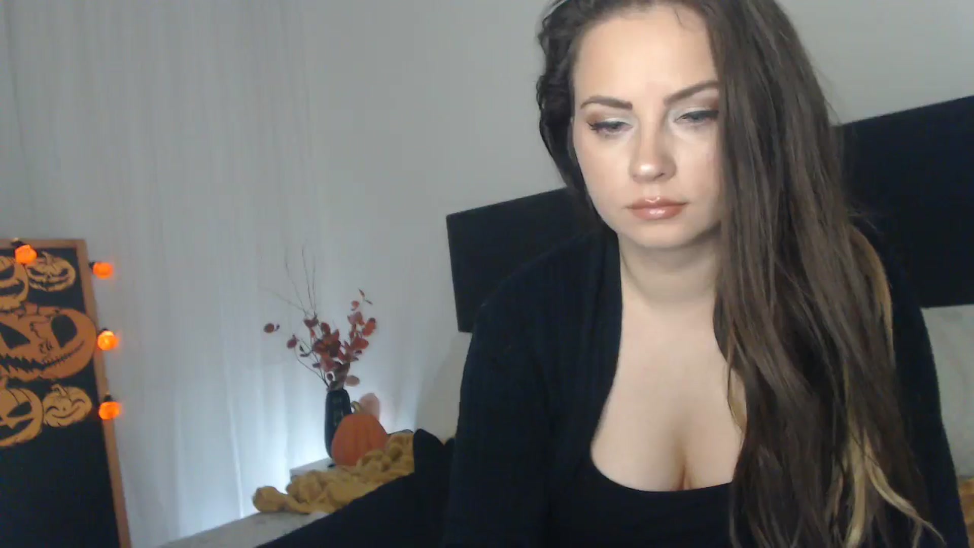 Gallery image thumbnail from ASweetJessie's myfreecams stream on, 10/15/2024, 15:08 image 19 of 20
