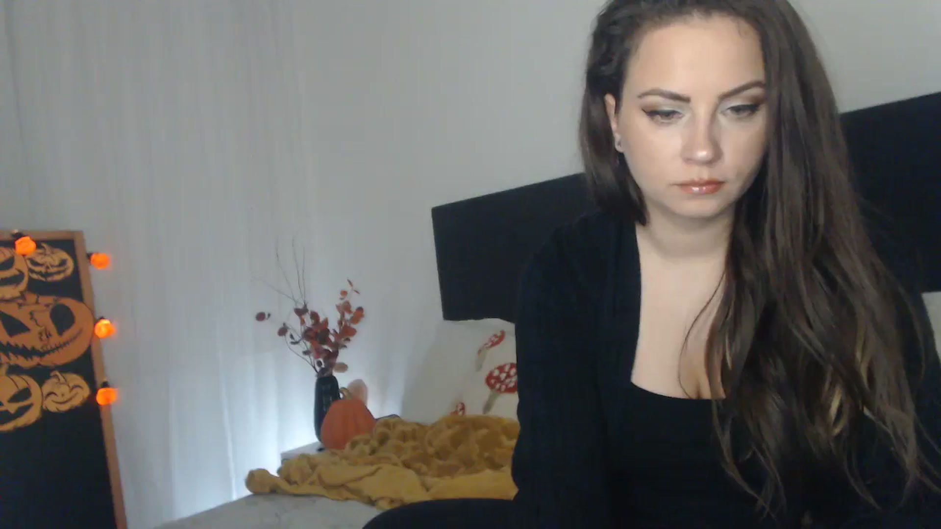 Gallery image thumbnail from ASweetJessie's myfreecams stream on, 10/15/2024, 15:08 image 9 of 20