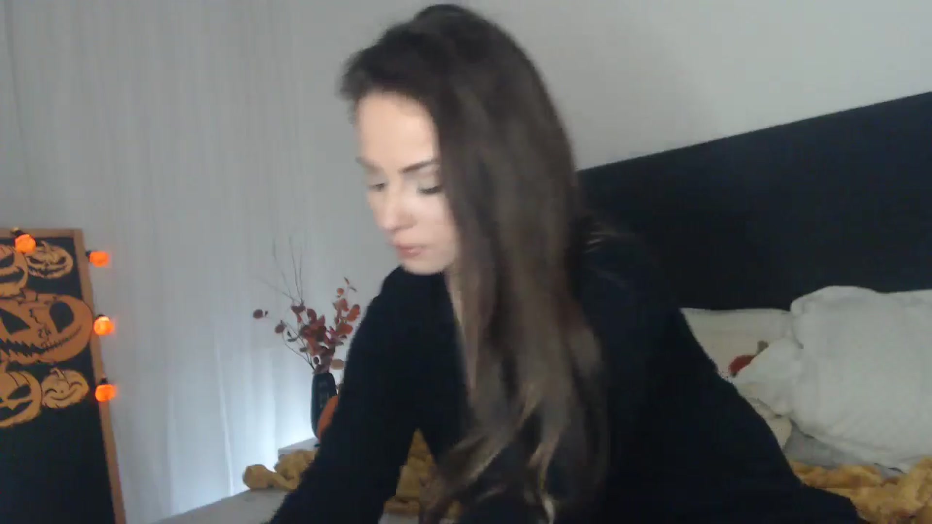 Gallery image thumbnail from ASweetJessie's myfreecams stream on, 10/15/2024, 15:08 image 4 of 20