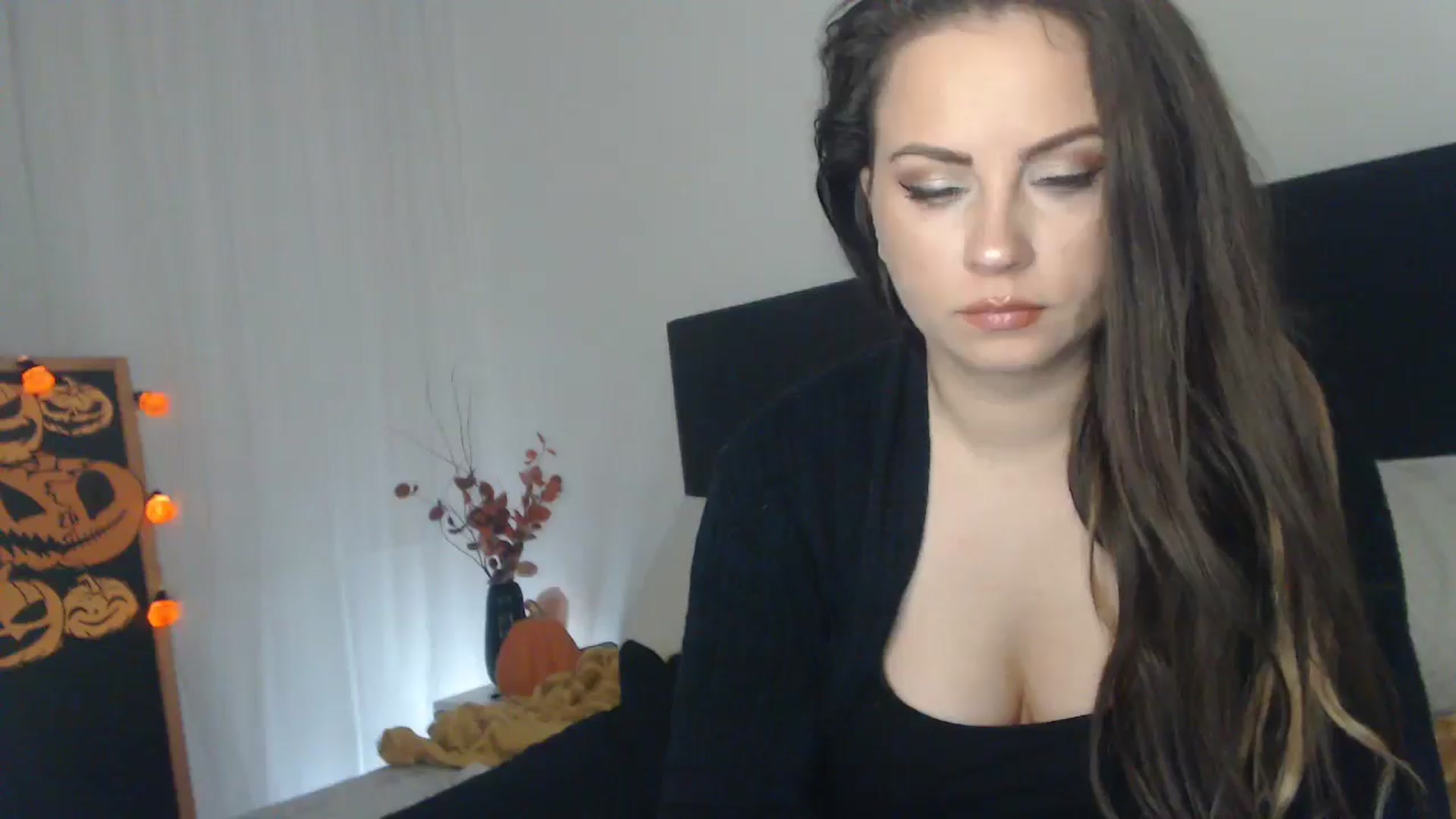 Gallery image thumbnail from ASweetJessie's myfreecams stream on, 10/15/2024, 15:08 image 18 of 20