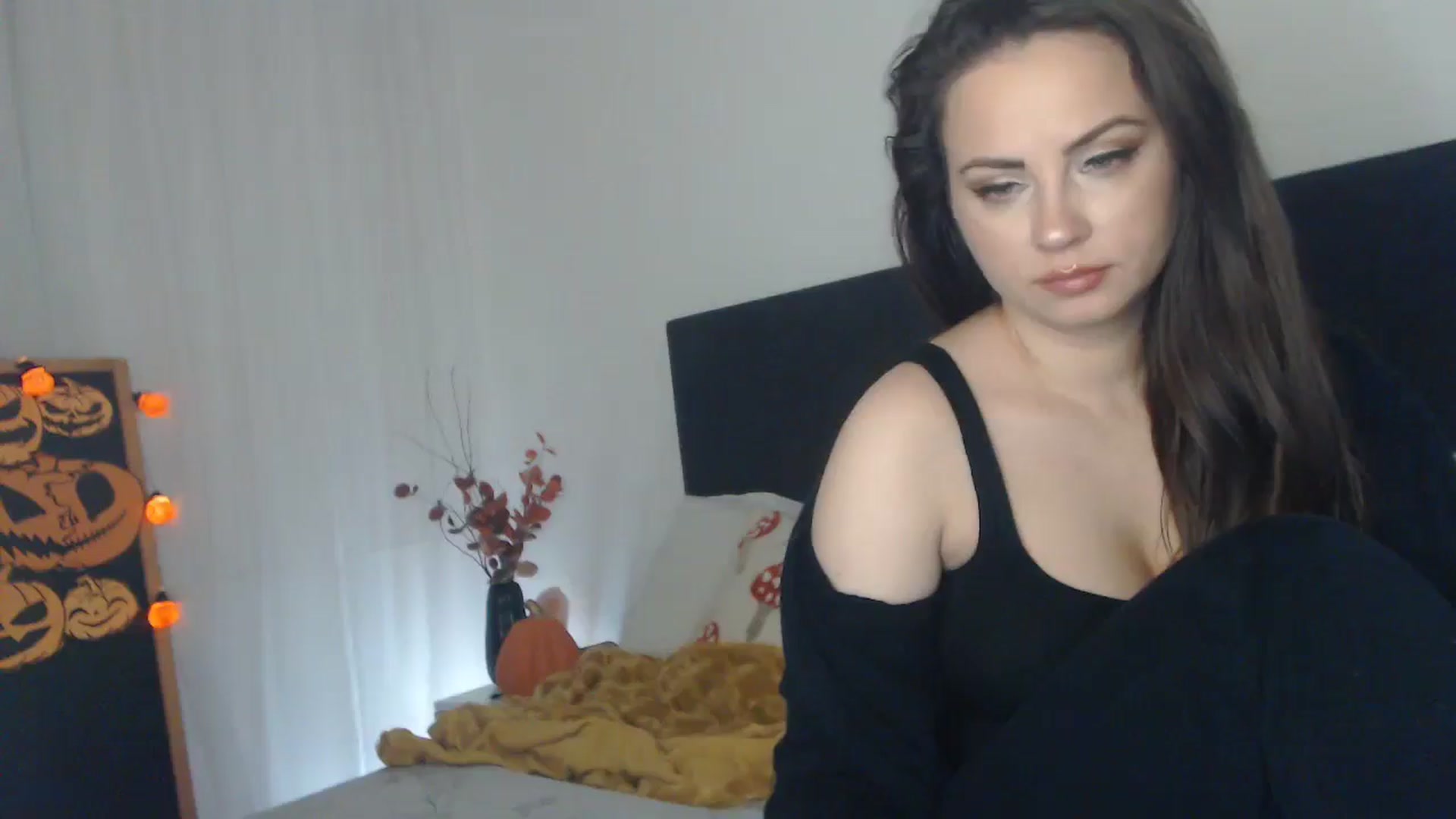 Gallery image thumbnail from ASweetJessie's myfreecams stream on, 10/15/2024, 16:40 image 2 of 20