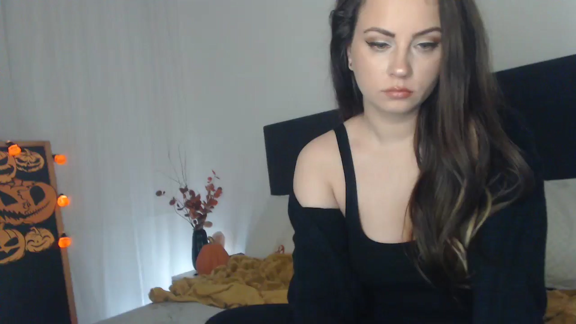 Gallery image thumbnail from ASweetJessie's myfreecams stream on, 10/15/2024, 16:40 image 1 of 20