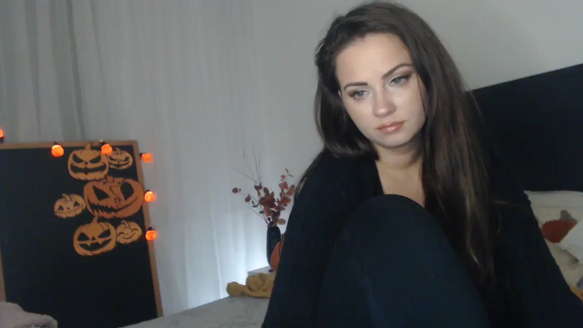 Gallery image thumbnail from ASweetJessie's myfreecams stream on, 10/15/2024, 16:40 image 8 of 20