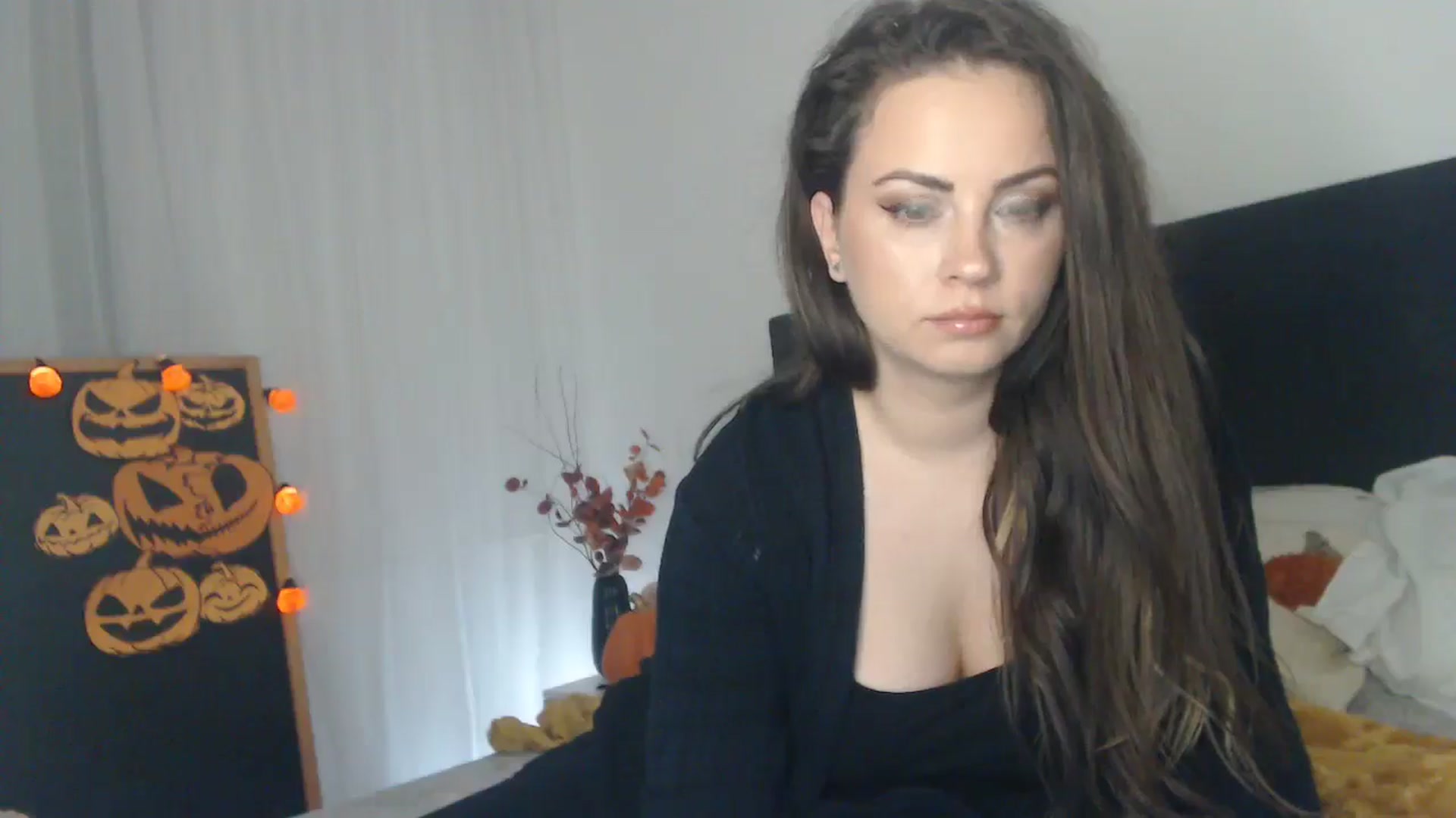 Gallery image thumbnail from ASweetJessie's myfreecams stream on, 10/15/2024, 16:40 image 5 of 20