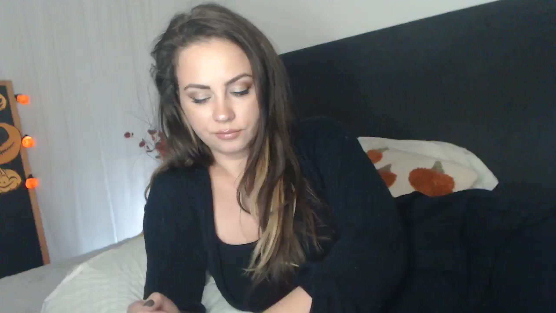 Gallery image thumbnail from ASweetJessie's myfreecams stream on, 10/15/2024, 19:16 image 1 of 20