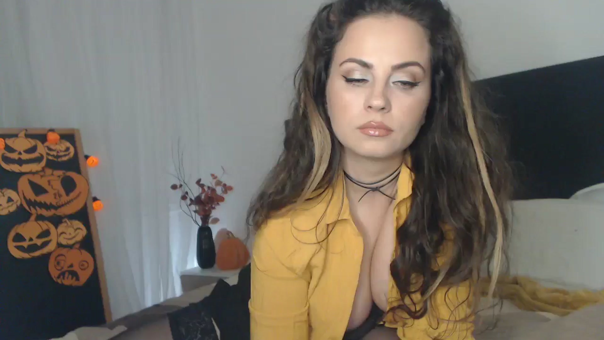Gallery image thumbnail from ASweetJessie's myfreecams stream on, 10/19/2024, 16:48 image 1 of 20