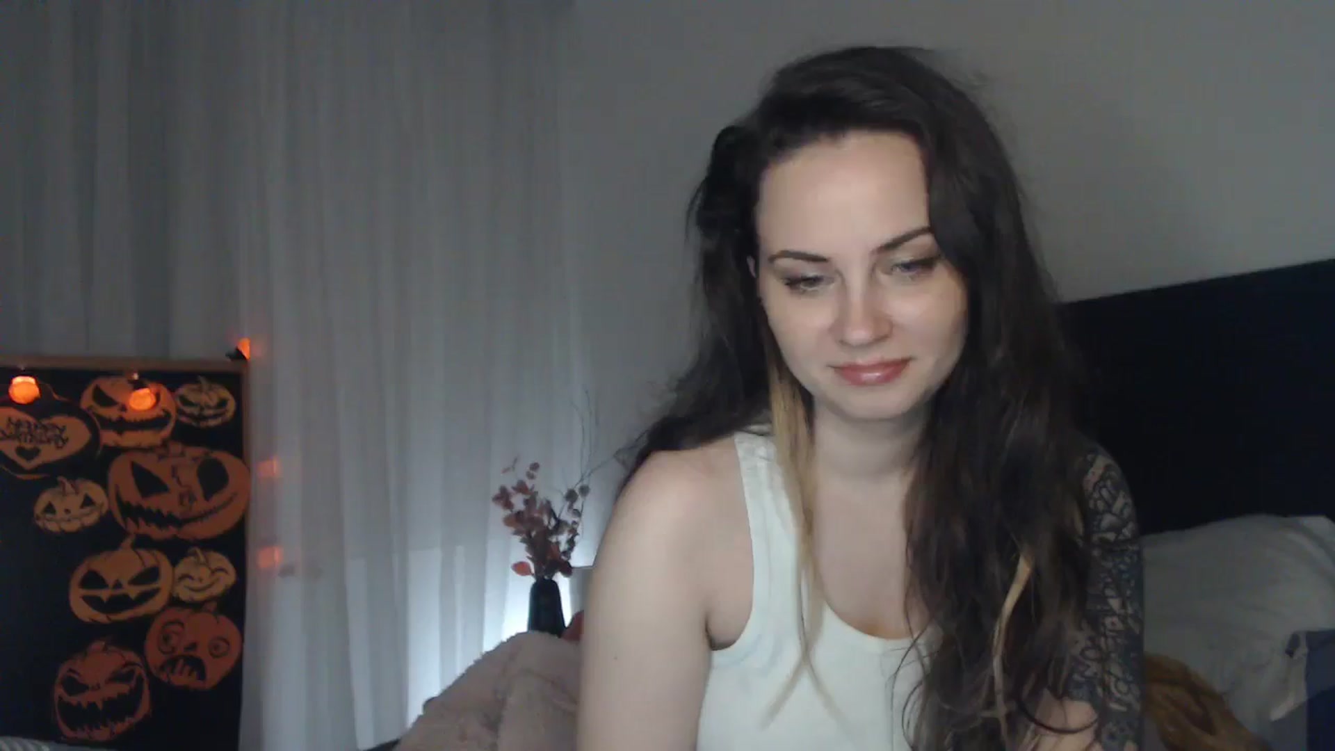 Gallery image thumbnail from ASweetJessie's myfreecams stream on, 10/27/2024, 18:42 image 9 of 20