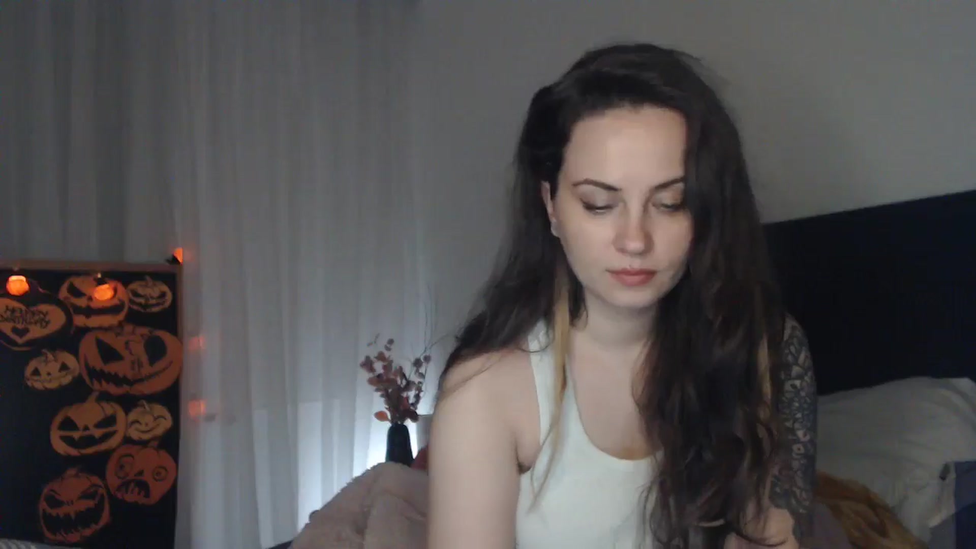 Gallery image thumbnail from ASweetJessie's myfreecams stream on, 10/27/2024, 18:42 image 10 of 20
