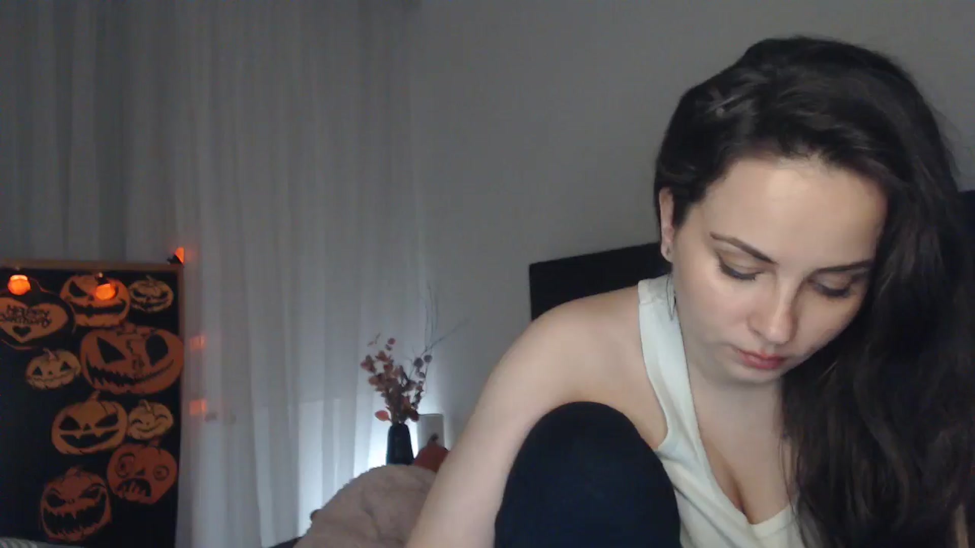 Gallery image thumbnail from ASweetJessie's myfreecams stream on, 10/27/2024, 18:42 image 13 of 20