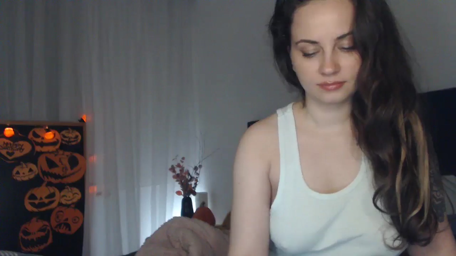 Gallery image thumbnail from ASweetJessie's myfreecams stream on, 10/27/2024, 18:42 image 12 of 20