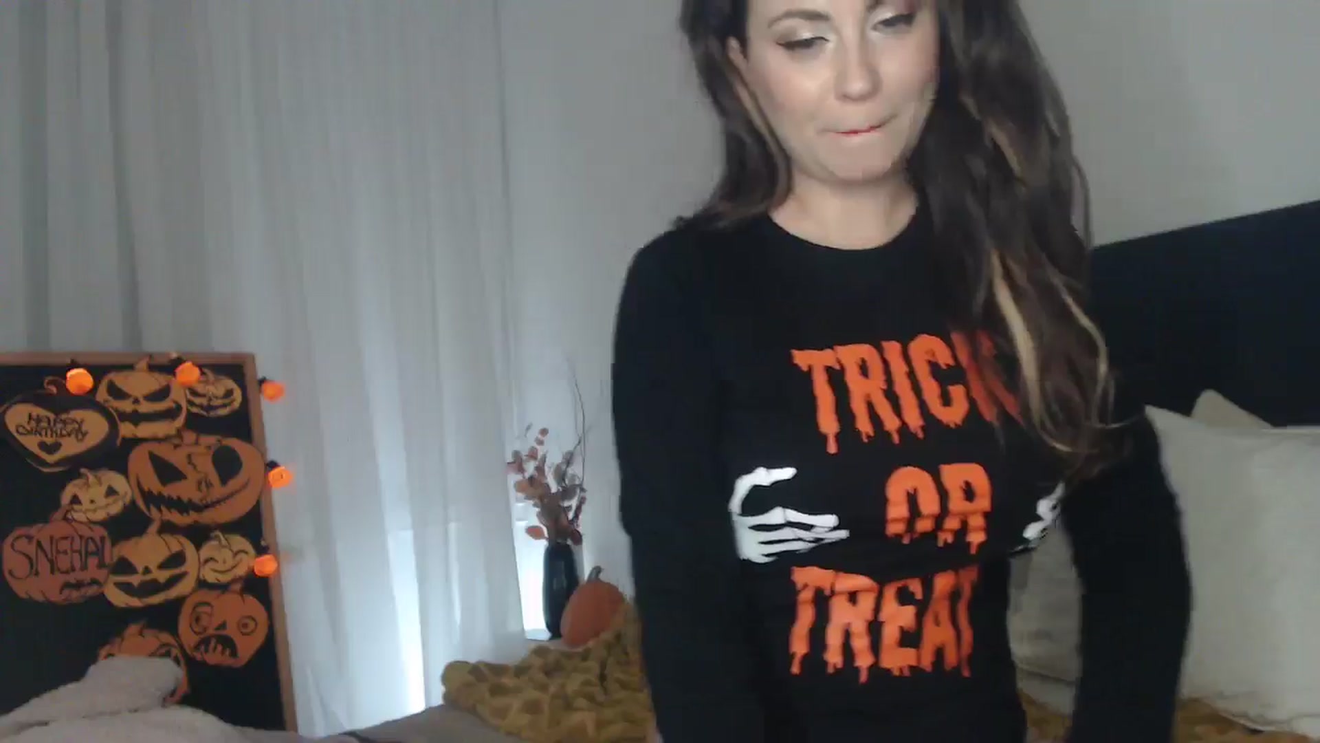 Gallery image thumbnail from ASweetJessie's myfreecams stream on, 10/31/2024, 19:10 image 4 of 20