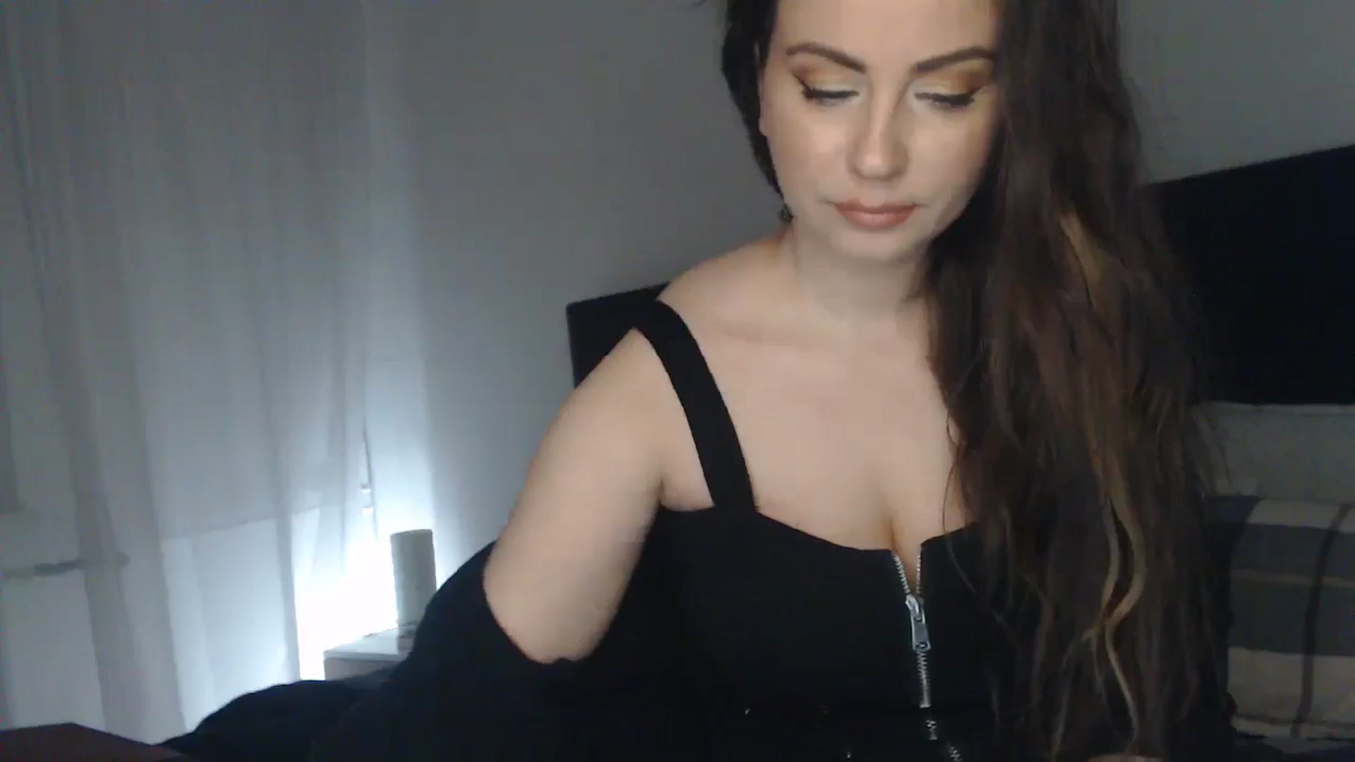 Gallery image thumbnail from ASweetJessie's myfreecams stream on, 11/15/2024, 17:17 image 19 of 20