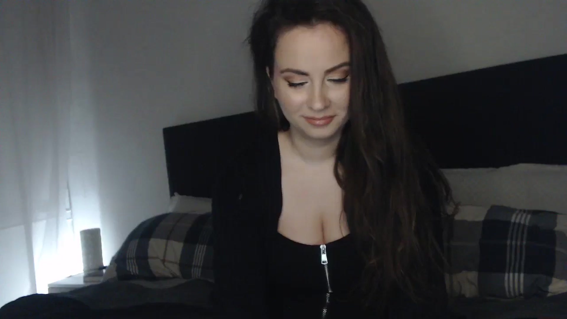Gallery image thumbnail from ASweetJessie's myfreecams stream on, 11/15/2024, 17:17 image 6 of 20