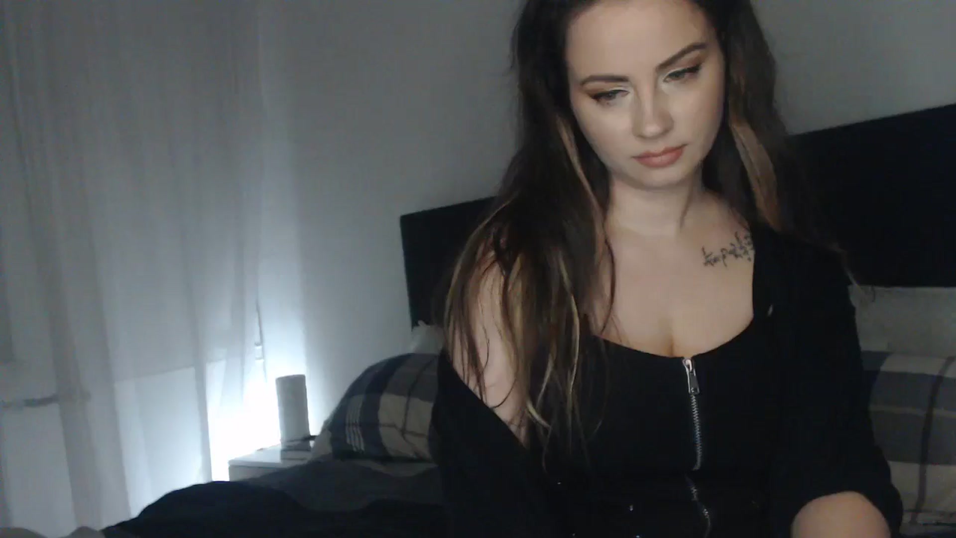 Gallery image thumbnail from ASweetJessie's myfreecams stream on, 11/15/2024, 17:17 image 17 of 20
