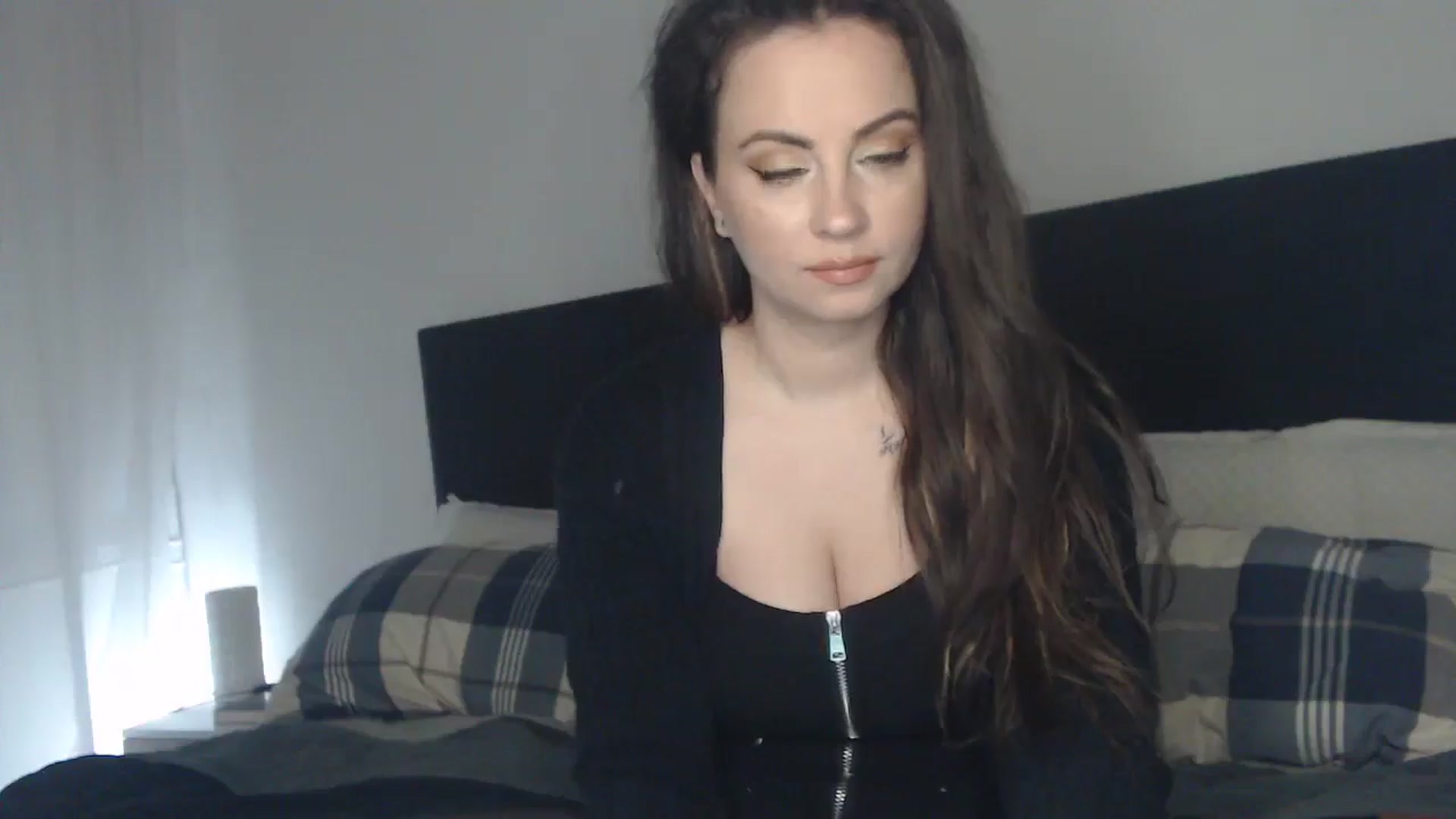 Gallery image thumbnail from ASweetJessie's myfreecams stream on, 11/15/2024, 17:17 image 7 of 20
