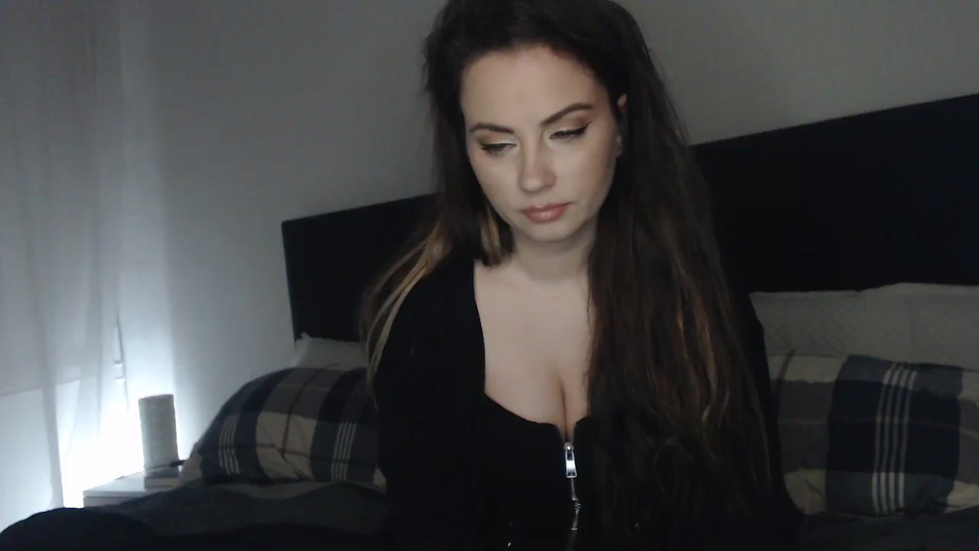 Gallery image thumbnail from ASweetJessie's myfreecams stream on, 11/15/2024, 17:17 image 4 of 20