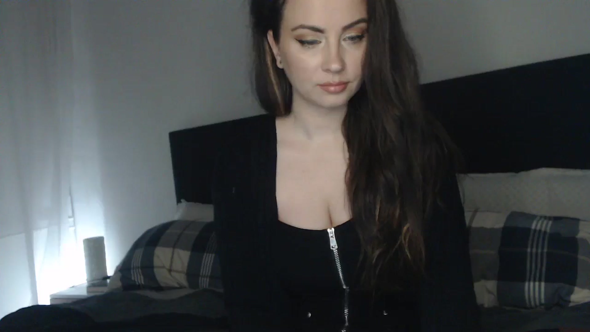 Gallery image thumbnail from ASweetJessie's myfreecams stream on, 11/15/2024, 17:17 image 8 of 20