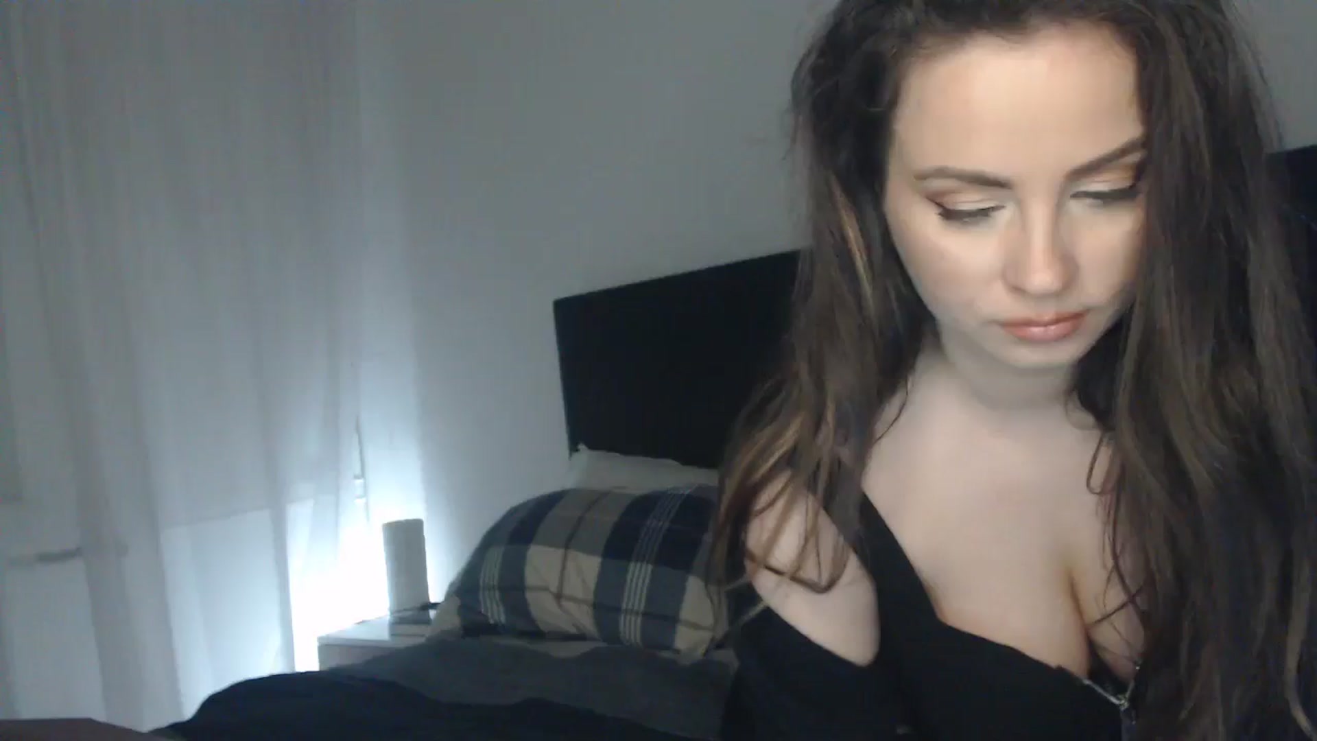 Gallery image thumbnail from ASweetJessie's myfreecams stream on, 11/15/2024, 19:24 image 7 of 20