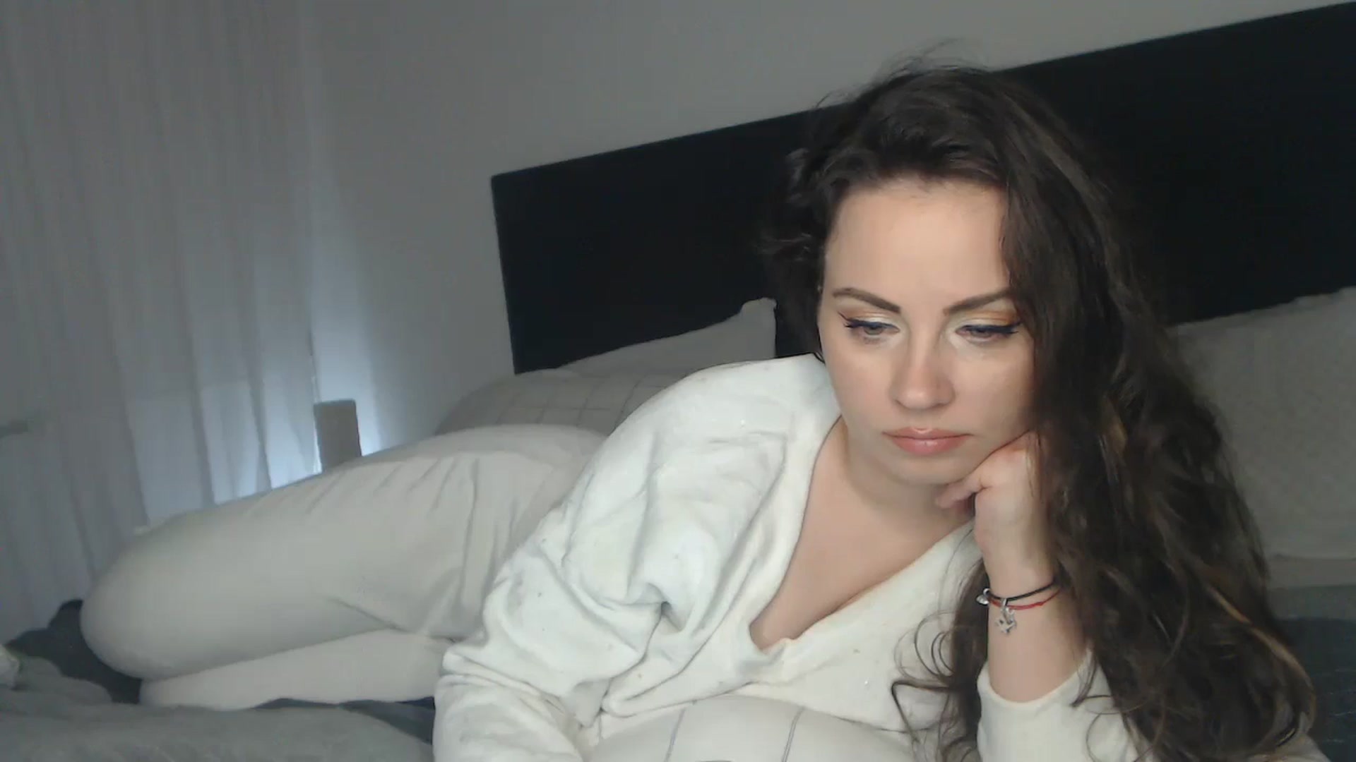 Gallery image thumbnail from ASweetJessie's myfreecams stream on, 11/29/2024, 20:26 image 18 of 20