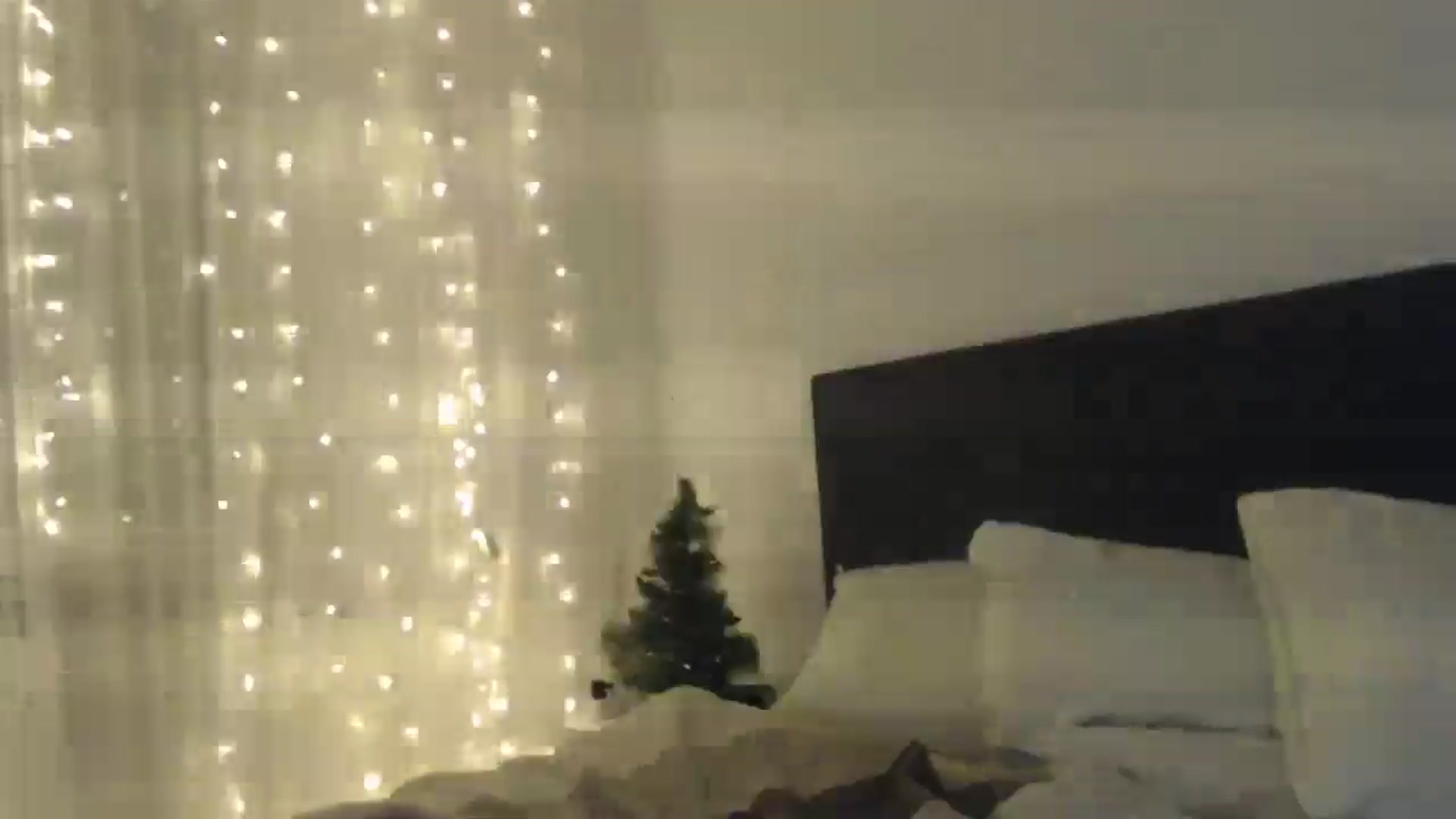 Gallery image thumbnail from ASweetJessie's myfreecams stream on, 12/30/2024, 20:30 image 16 of 20