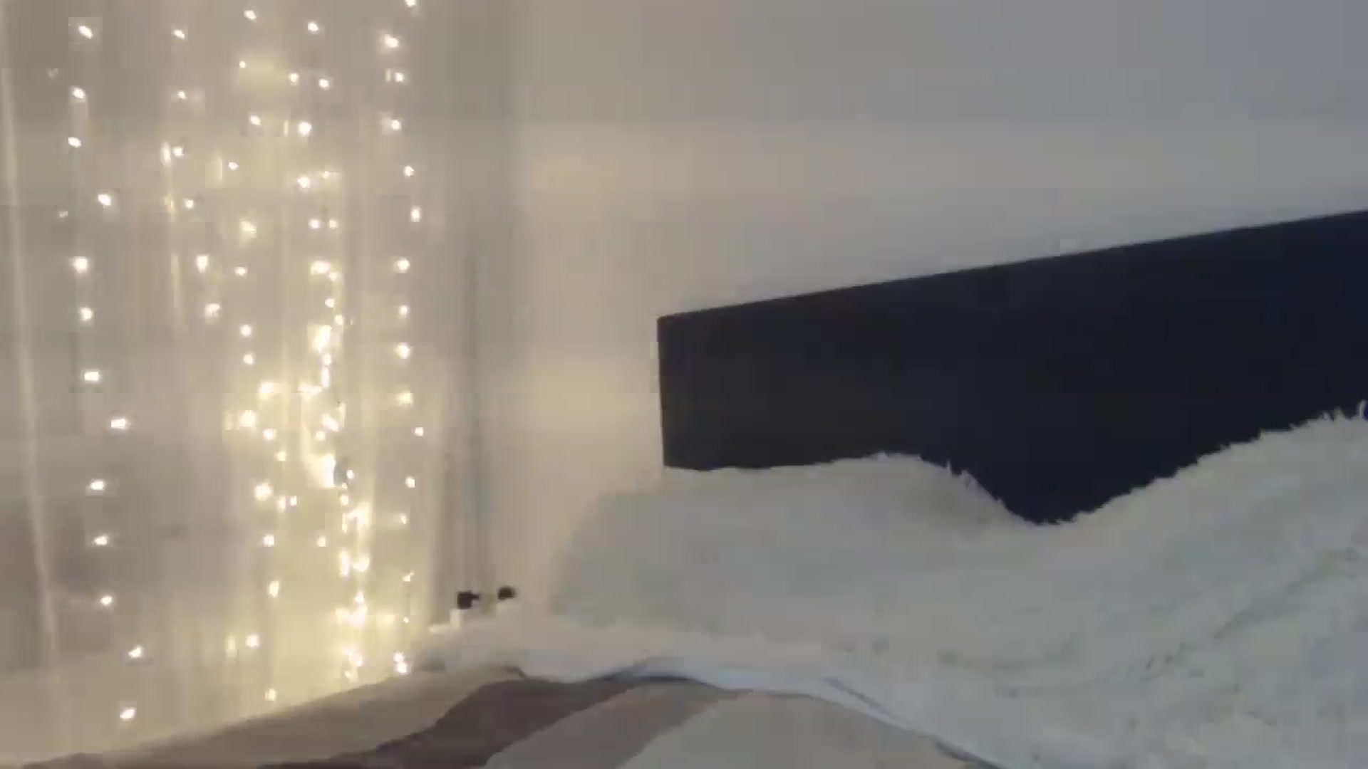 Gallery image thumbnail from ASweetJessie's myfreecams stream on, 01/12/2025, 19:31 image 15 of 20