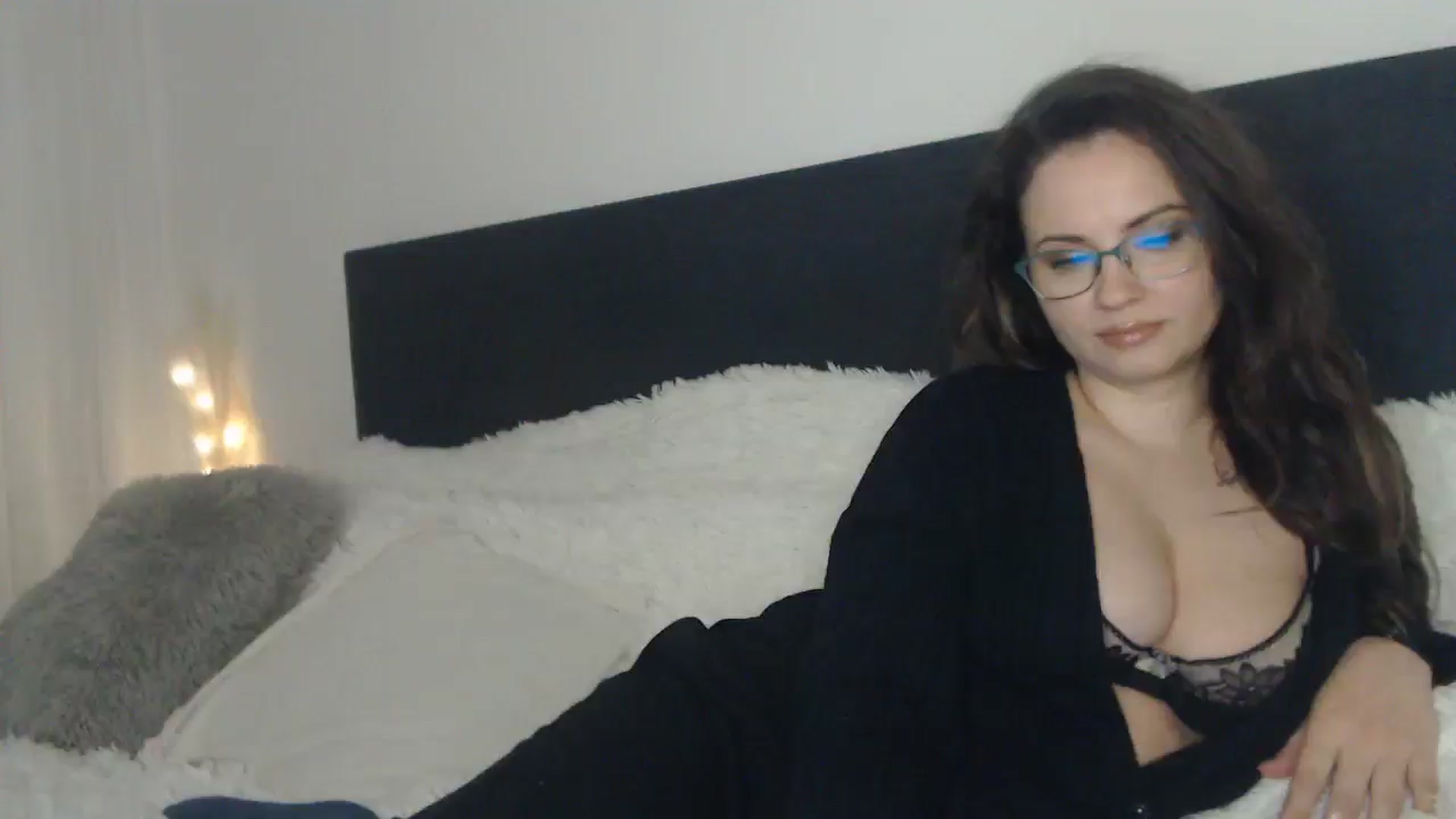 Gallery image thumbnail from ASweetJessie's myfreecams stream on, 01/28/2025, 19:57 image 10 of 20