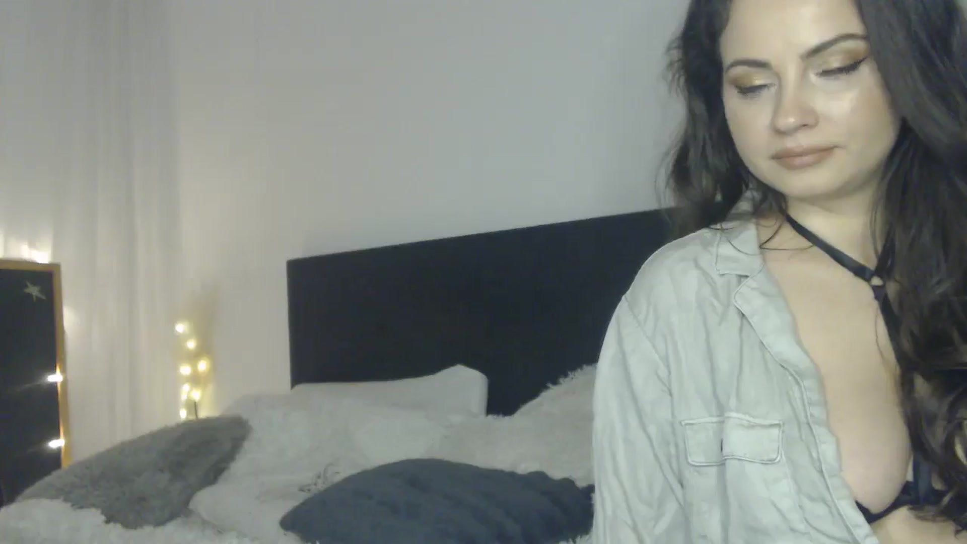 Gallery image thumbnail from ASweetJessie's myfreecams stream on, 01/30/2025, 13:40 image 19 of 20