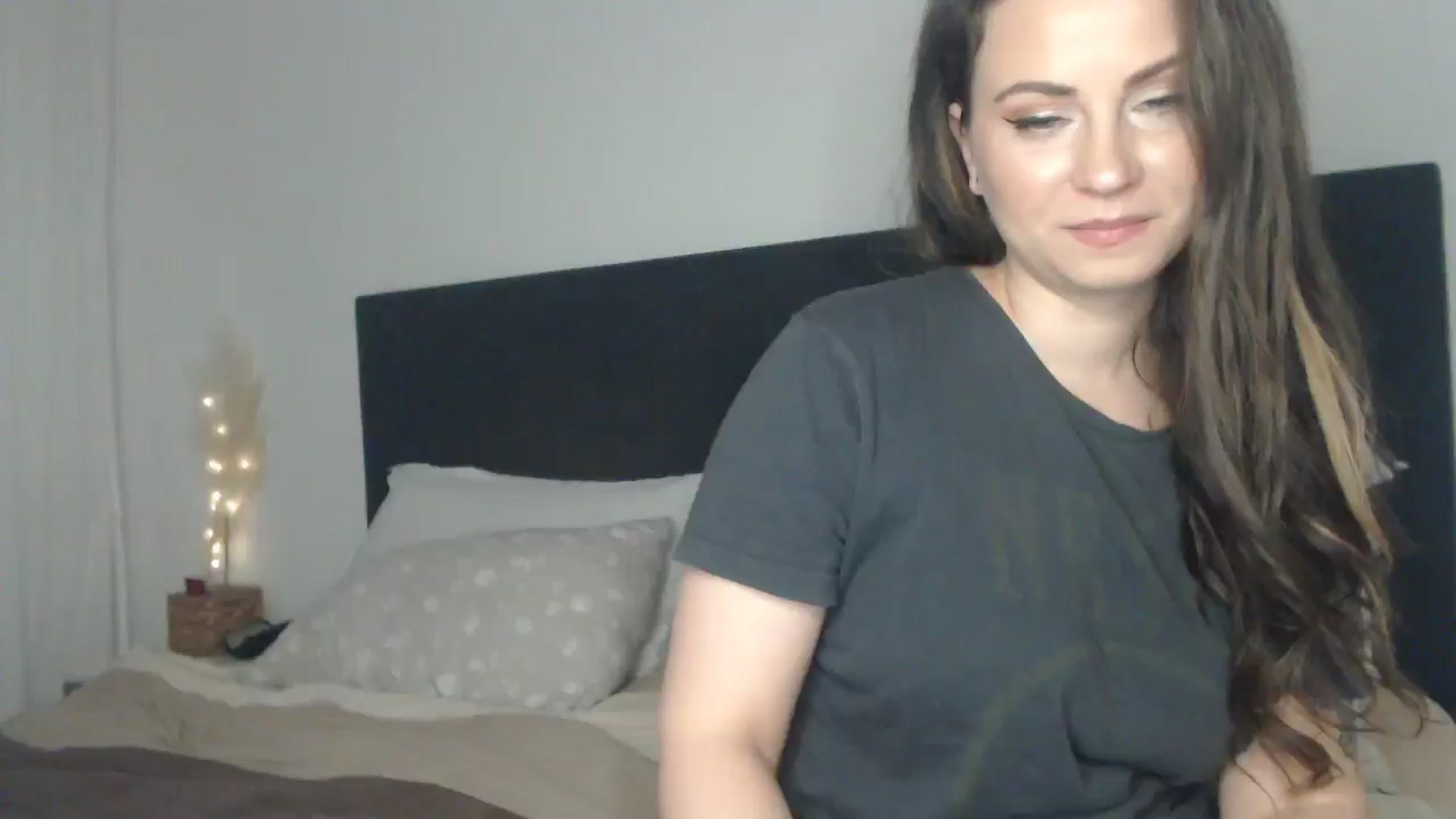 Gallery image thumbnail from ASweetJessie's myfreecams stream on, 03/23/2025, 17:36 image 11 of 20