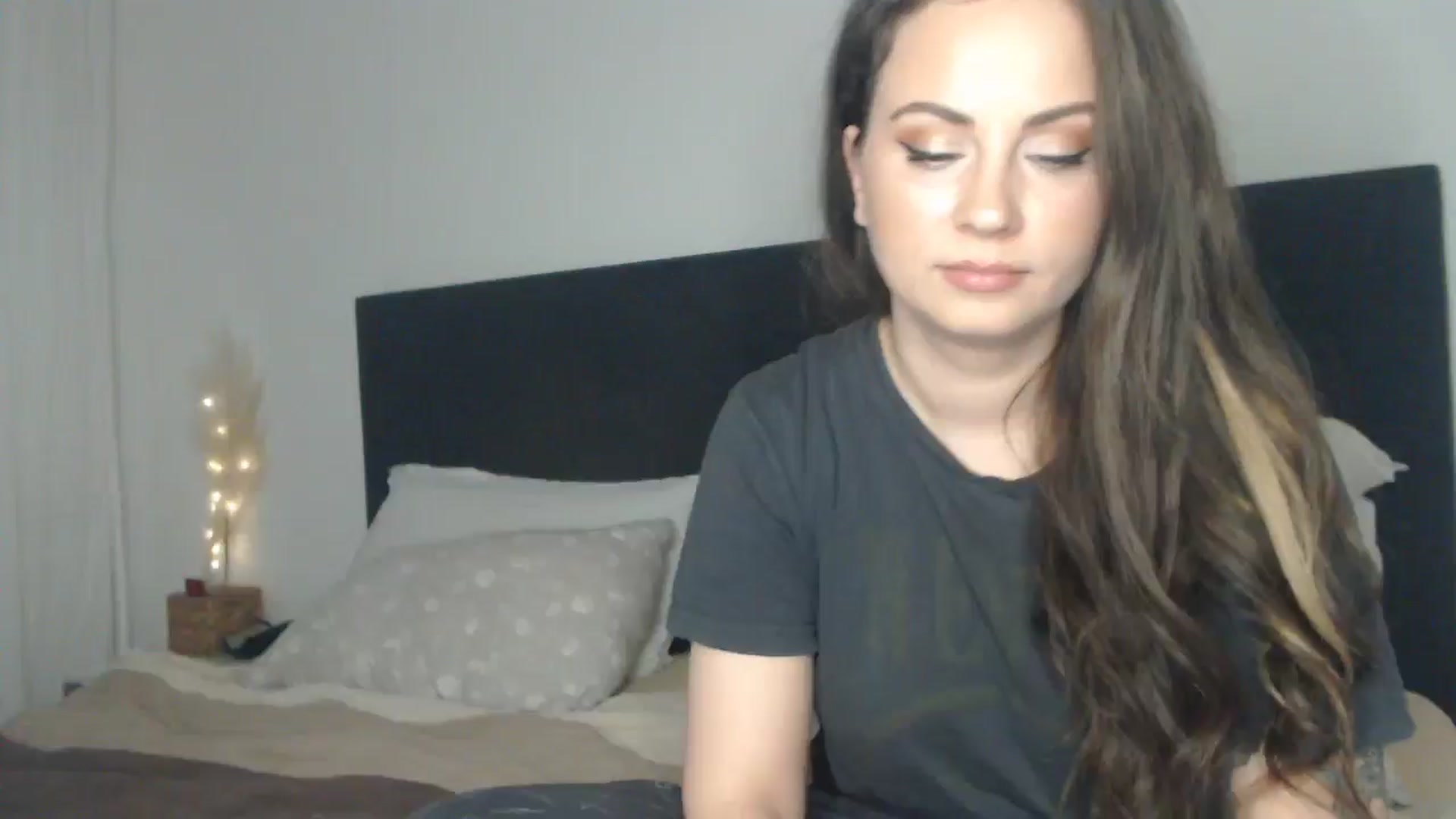 Gallery image thumbnail from ASweetJessie's myfreecams stream on, 03/23/2025, 17:36 image 13 of 20