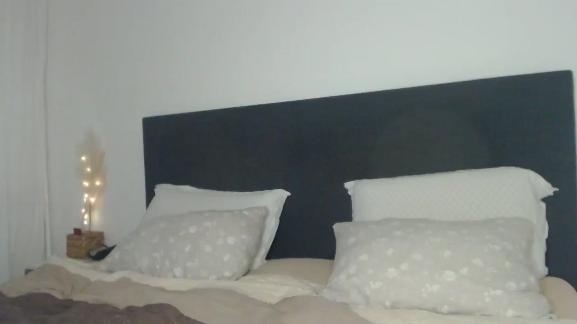 Gallery image thumbnail from ASweetJessie's myfreecams stream on, 03/23/2025, 17:36 image 1 of 20