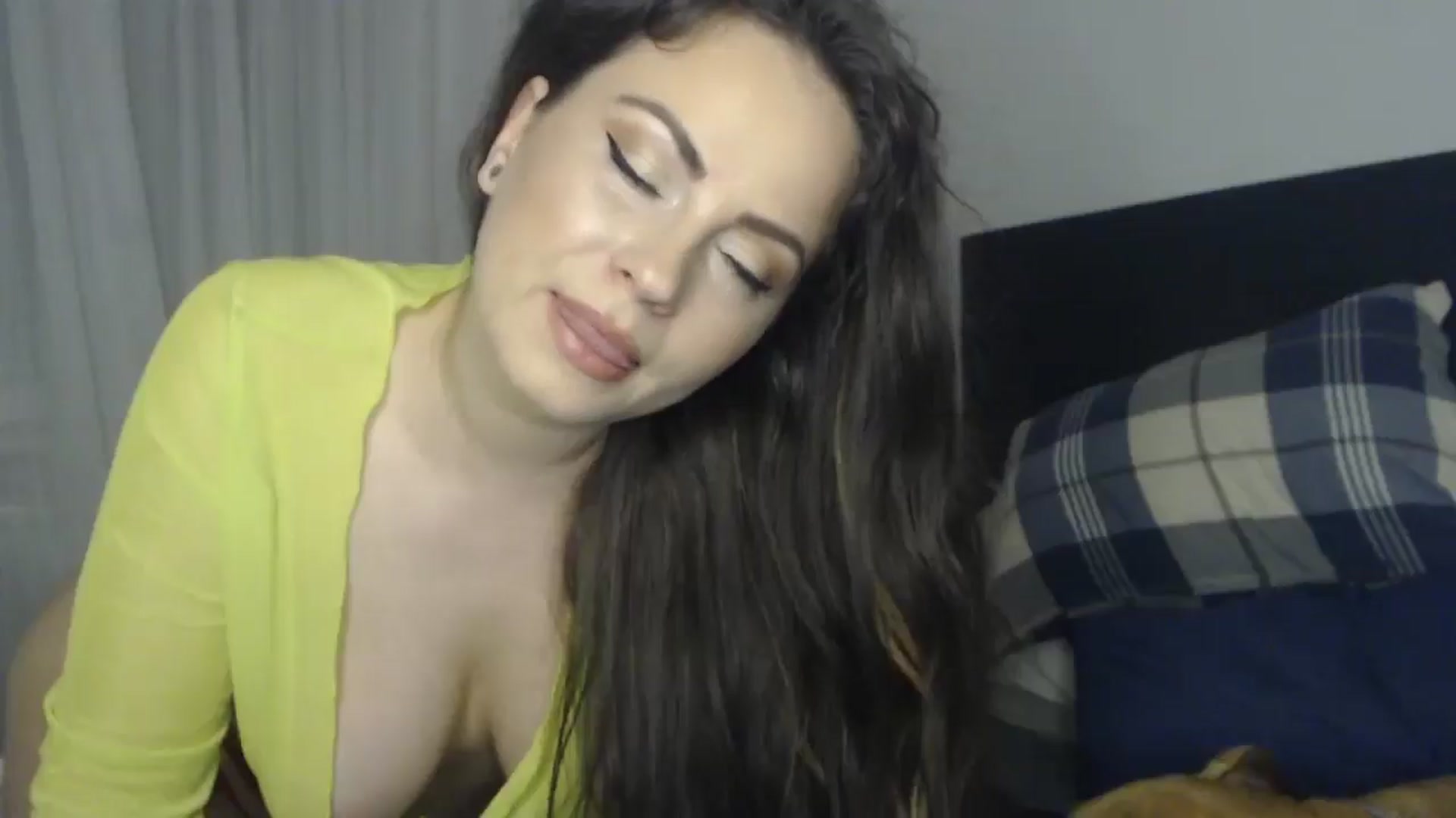 Gallery image thumbnail from ASweetJessie's myfreecams stream on, 03/31/2025, 16:04 image 16 of 20