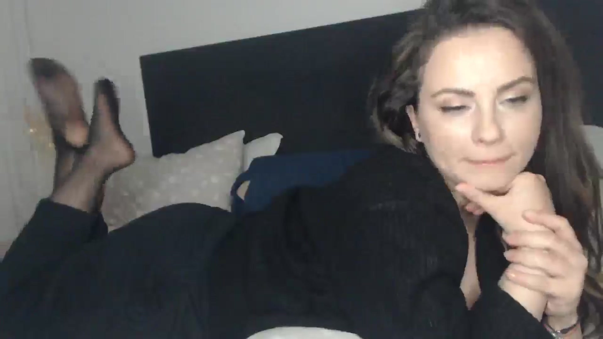Gallery image thumbnail from ASweetJessie's myfreecams stream on, 04/09/2025, 18:05 image 9 of 20