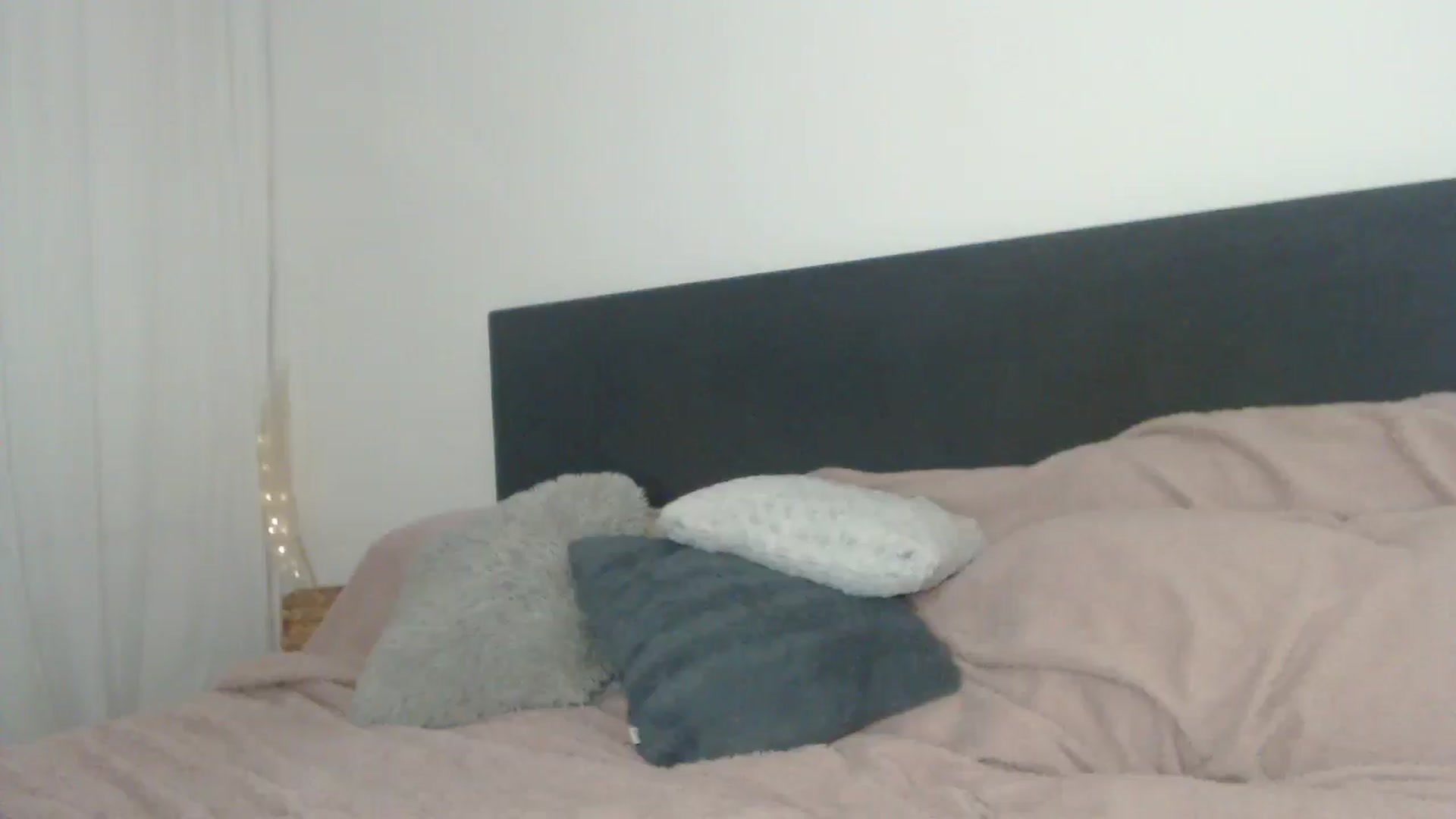 Gallery image thumbnail from ASweetJessie's myfreecams stream on, 04/14/2025, 13:44 image 17 of 20