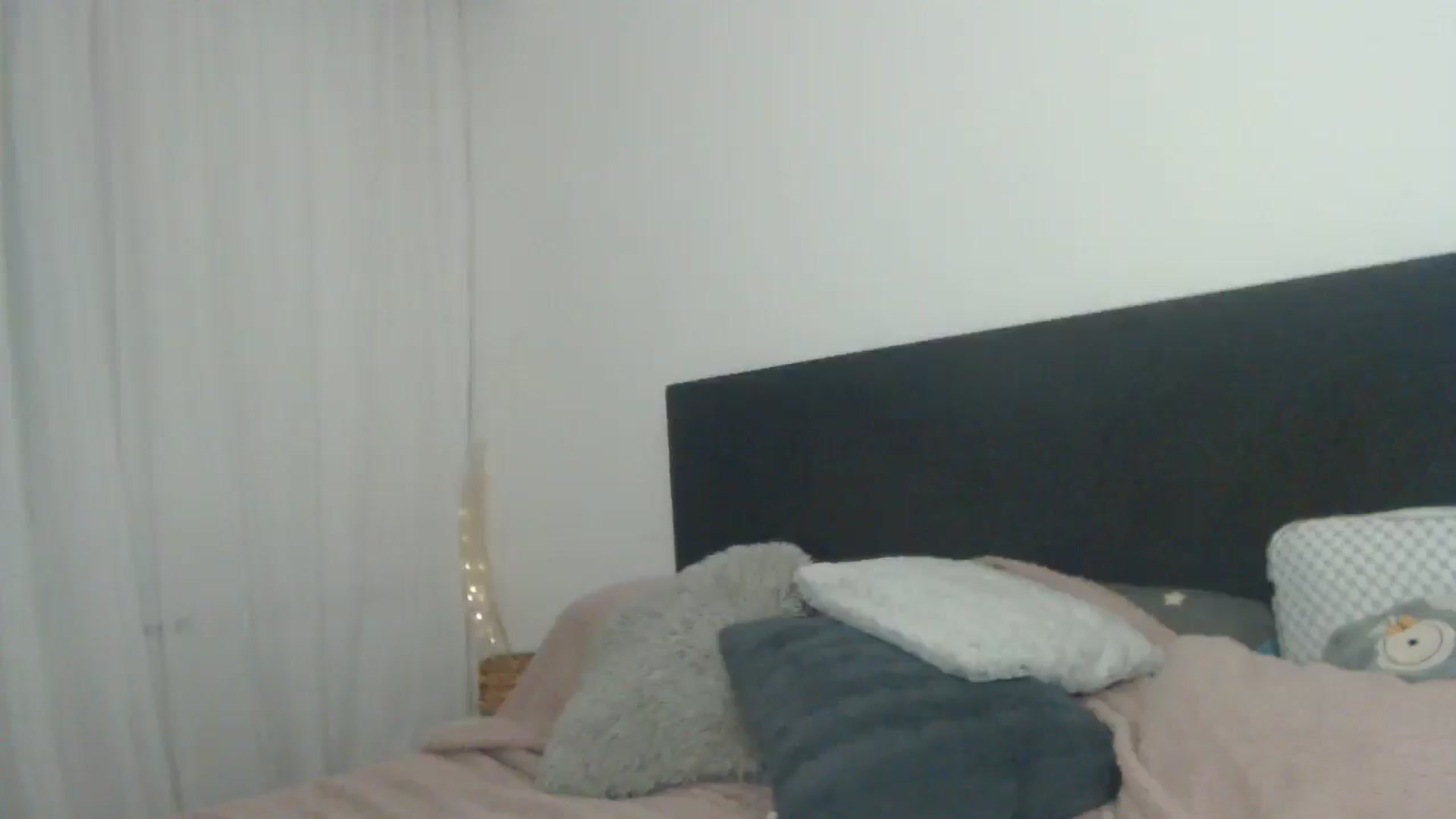 Gallery image thumbnail from ASweetJessie's myfreecams stream on, 04/14/2025, 16:11 image 18 of 20