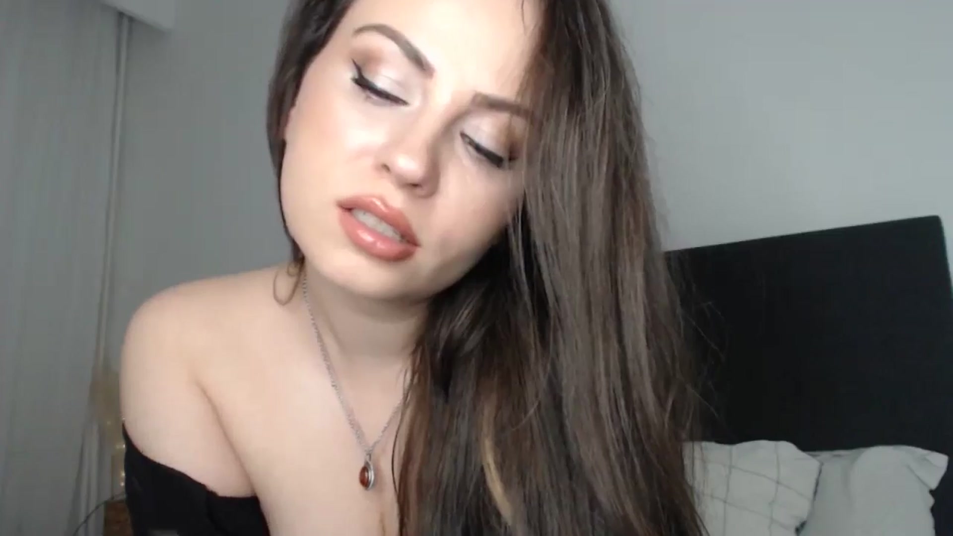 Gallery image thumbnail from ASweetJessie's myfreecams stream on, 05/03/2025, 20:00 image 6 of 20