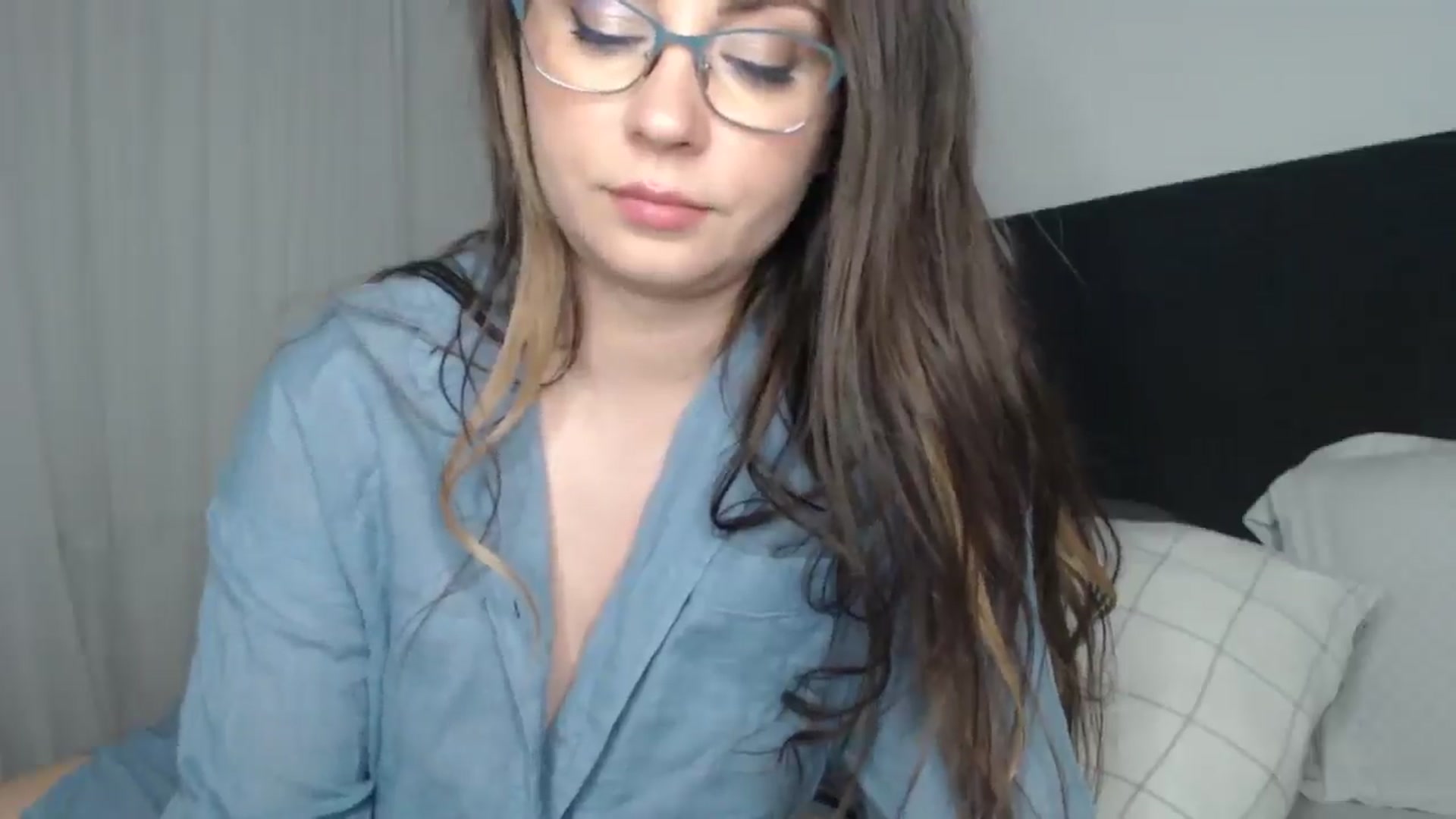 Gallery image thumbnail from ASweetJessie's myfreecams stream on, 05/05/2025, 19:04 image 14 of 20