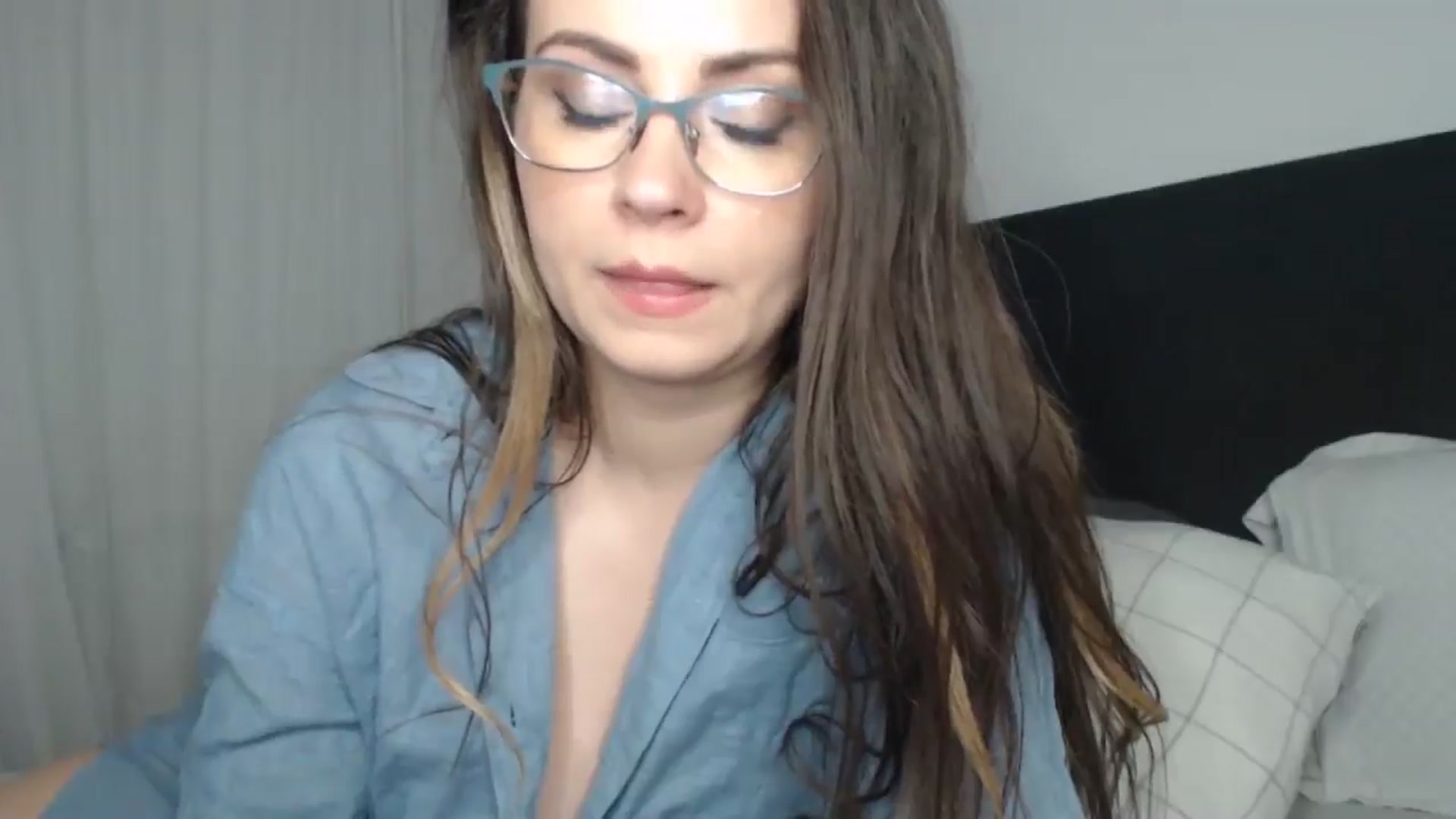 Gallery image thumbnail from ASweetJessie's myfreecams stream on, 05/05/2025, 19:04 image 16 of 20