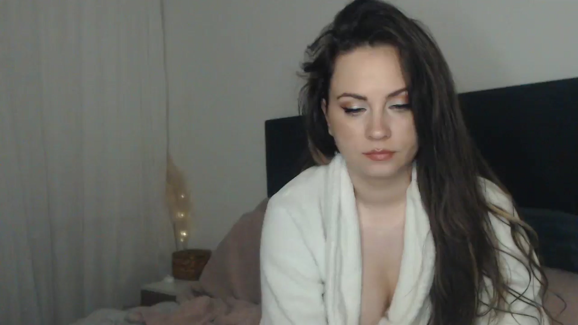 Gallery image thumbnail from ASweetJessie's myfreecams stream on, 05/30/2025, 19:19 image 17 of 20