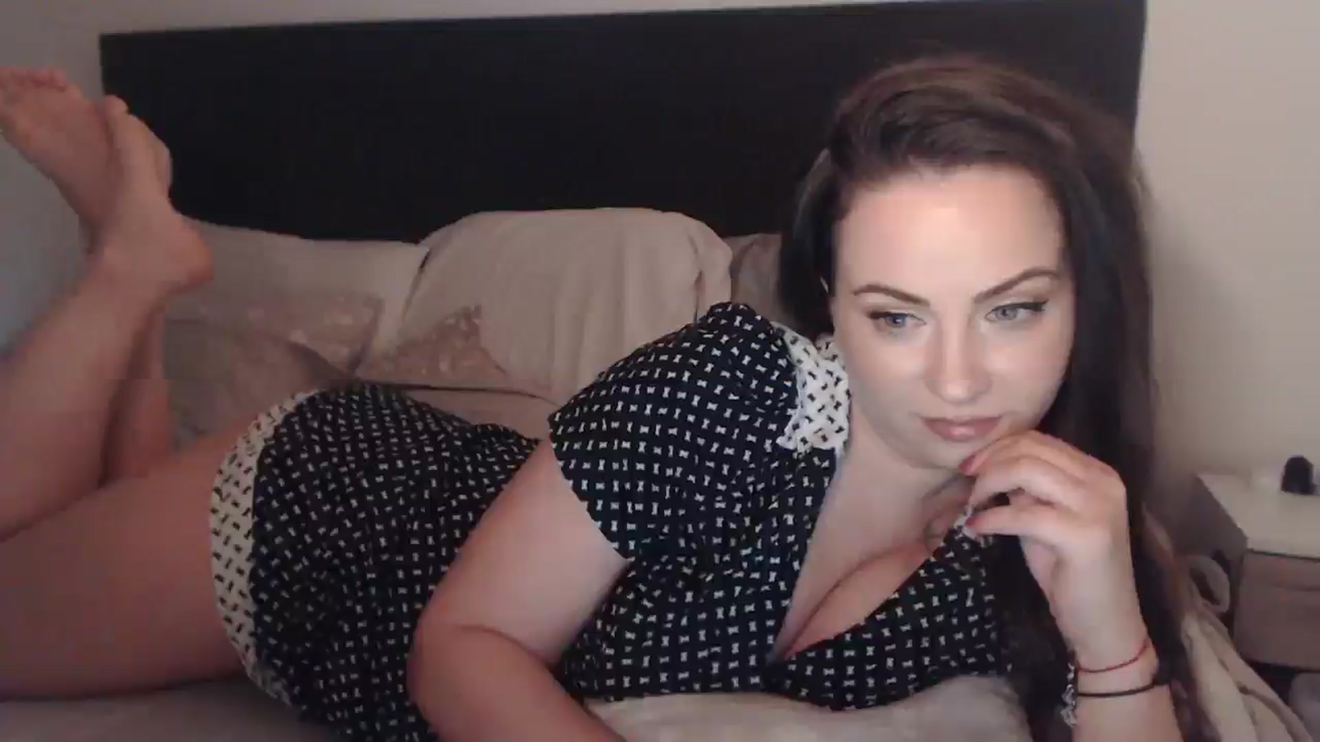 Gallery image thumbnail from ASweetJessie's myfreecams stream on, 08/27/2025, 17:35 image 12 of 20