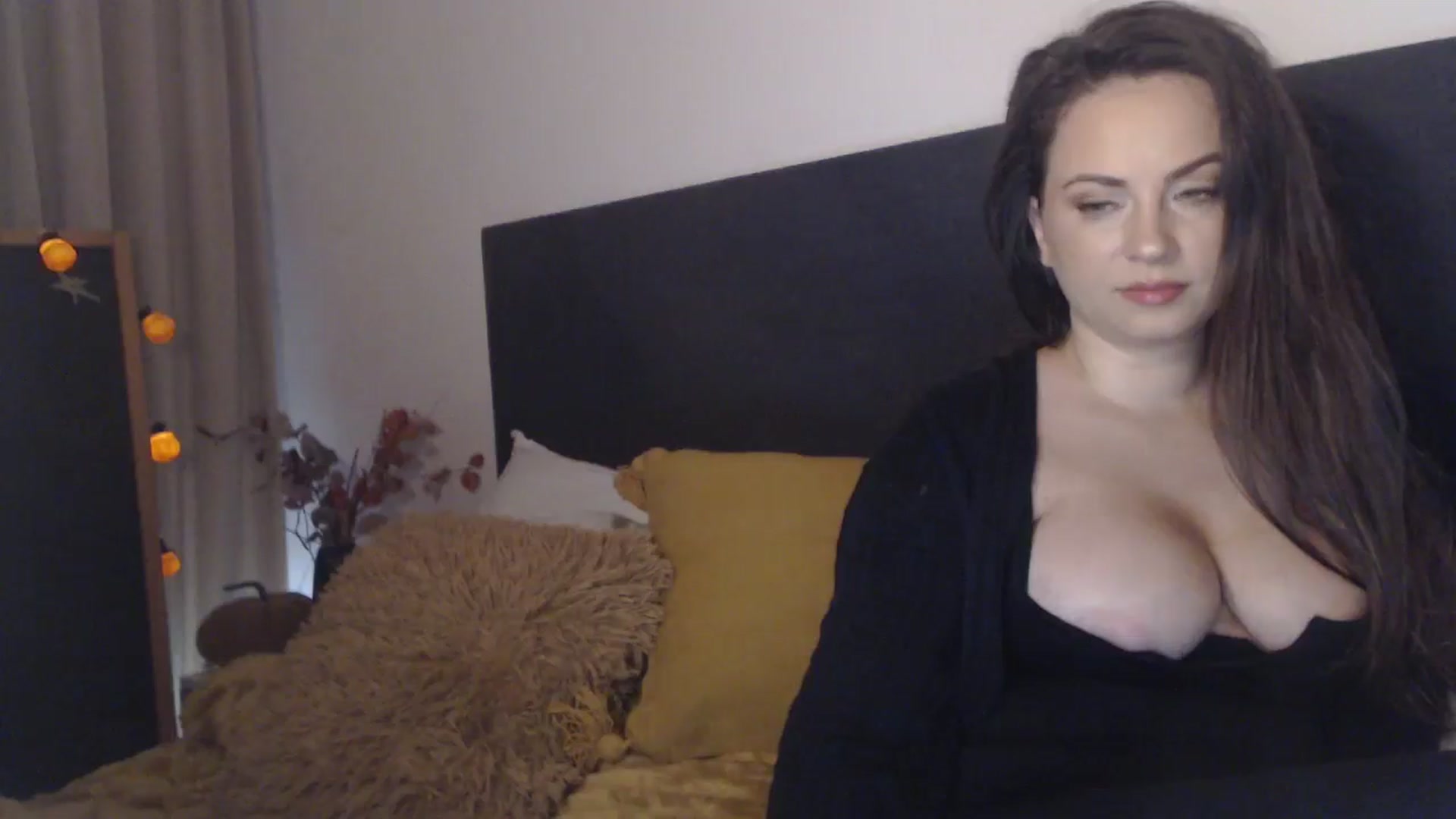 Gallery image thumbnail from ASweetJessie's myfreecams stream on, 10/05/2025, 17:26 image 10 of 20