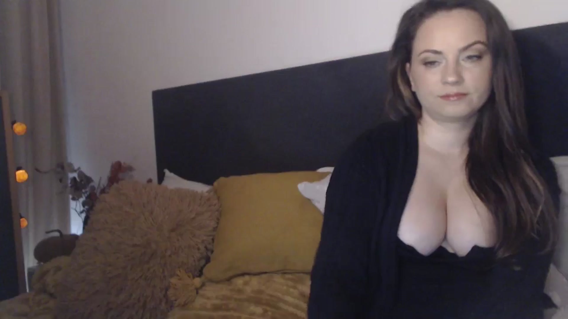Gallery image thumbnail from ASweetJessie's myfreecams stream on, 10/05/2025, 17:26 image 3 of 20