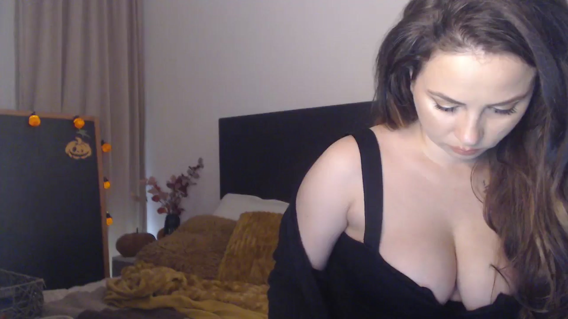 Gallery image thumbnail from ASweetJessie's myfreecams stream on, 10/09/2025, 13:24 image 10 of 20