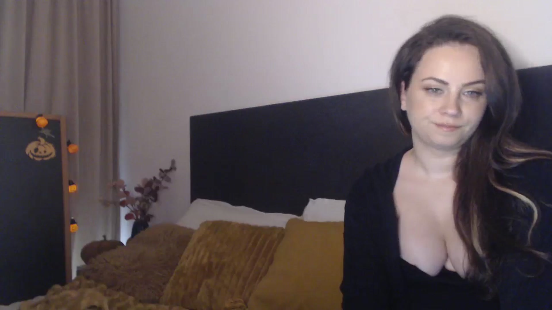 Gallery image thumbnail from ASweetJessie's myfreecams stream on, 10/09/2025, 15:33 image 3 of 20