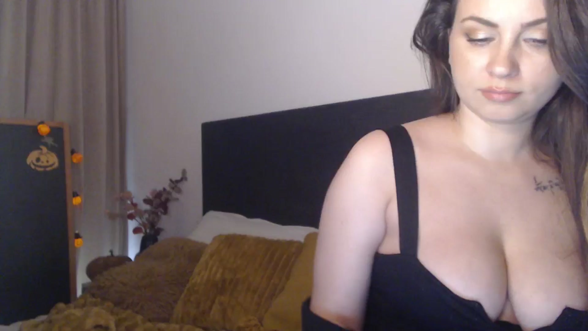 Gallery image thumbnail from ASweetJessie's myfreecams stream on, 10/09/2025, 15:33 image 10 of 20